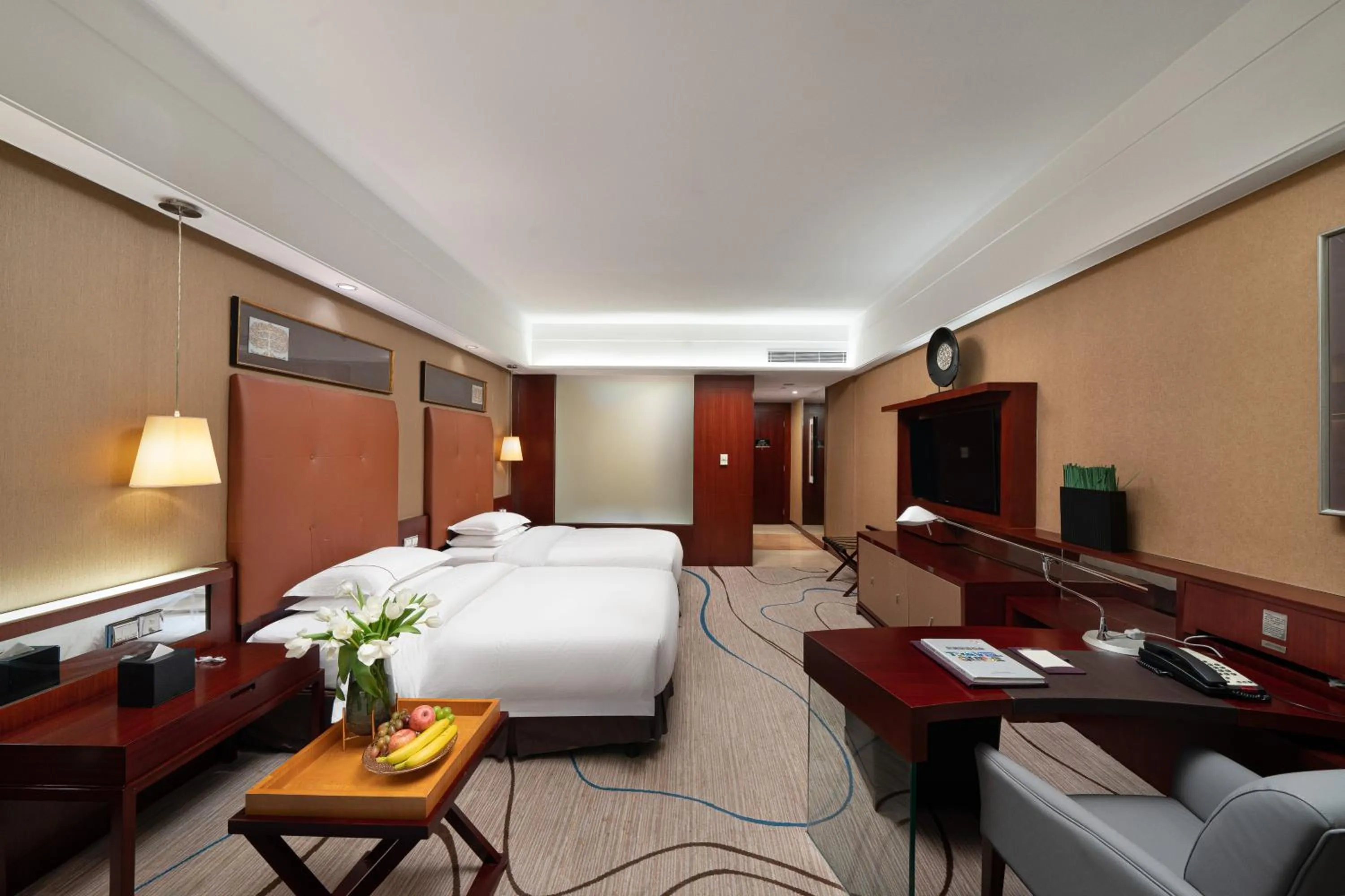 Twin Room with Garden View in Dongguan Royal Garden Hotel
