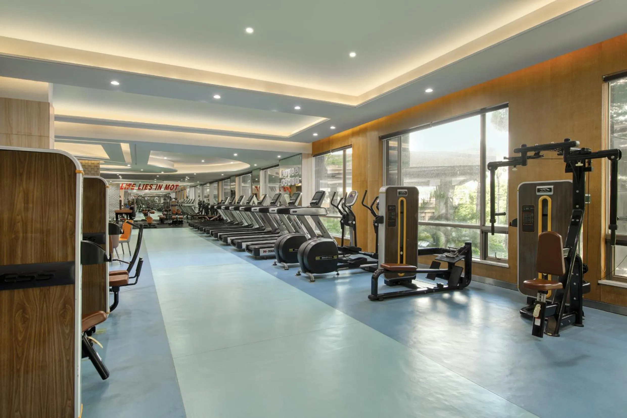 Fitness centre/facilities in Dongguan Royal Garden Hotel