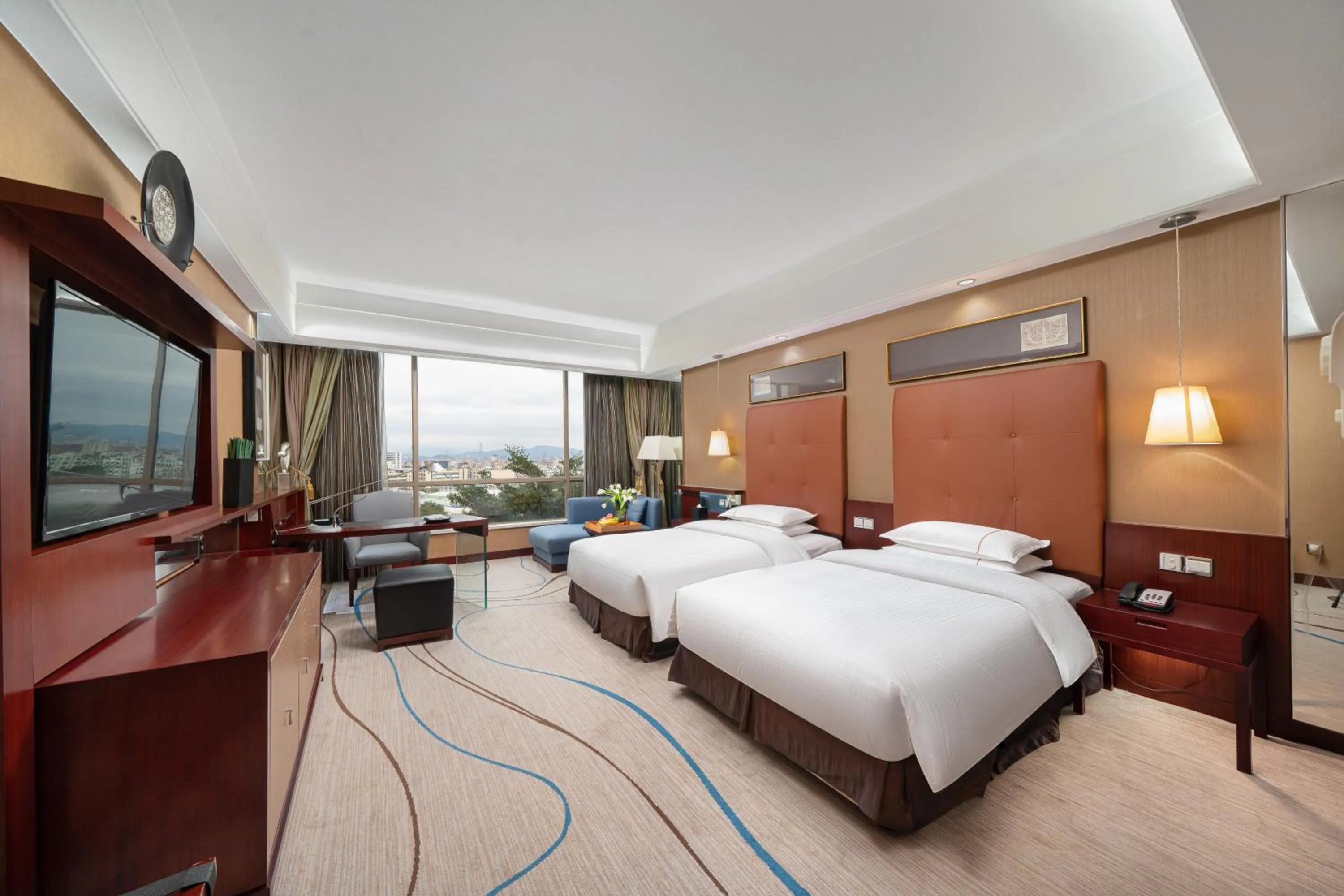 Twin Room with Garden View in Dongguan Royal Garden Hotel