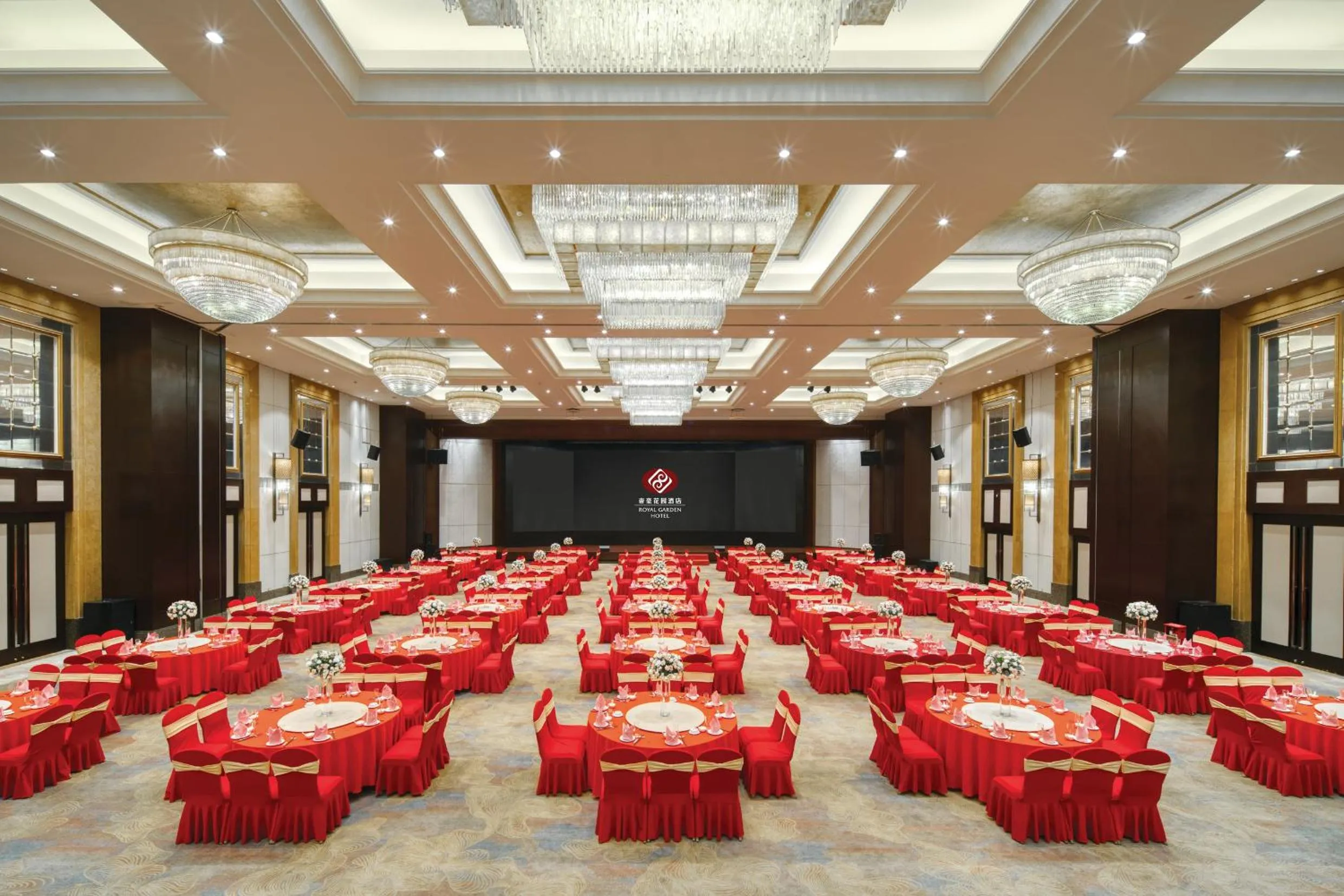 Meeting/conference room in Dongguan Royal Garden Hotel