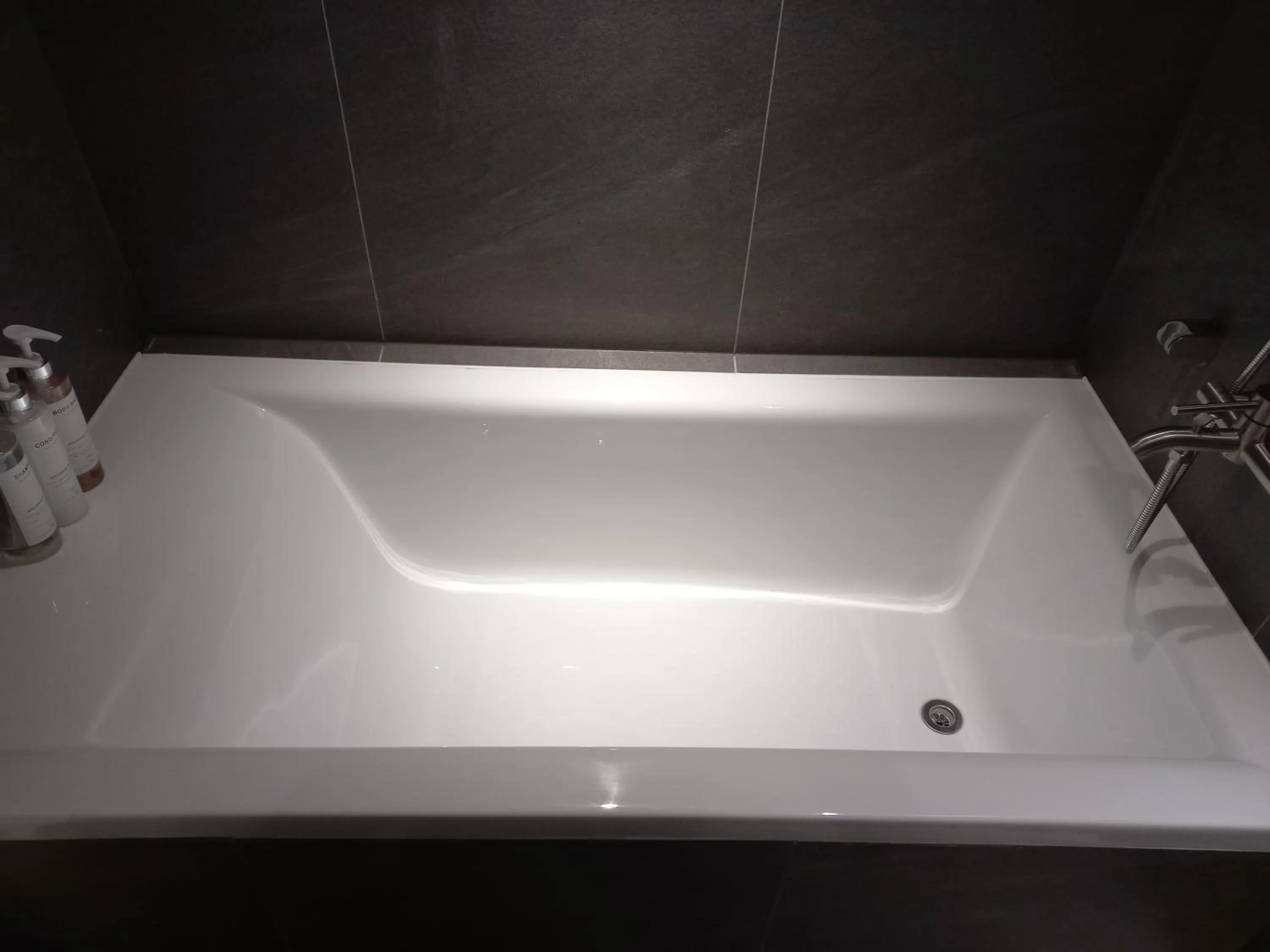 Hot Tub in Adena Hotel