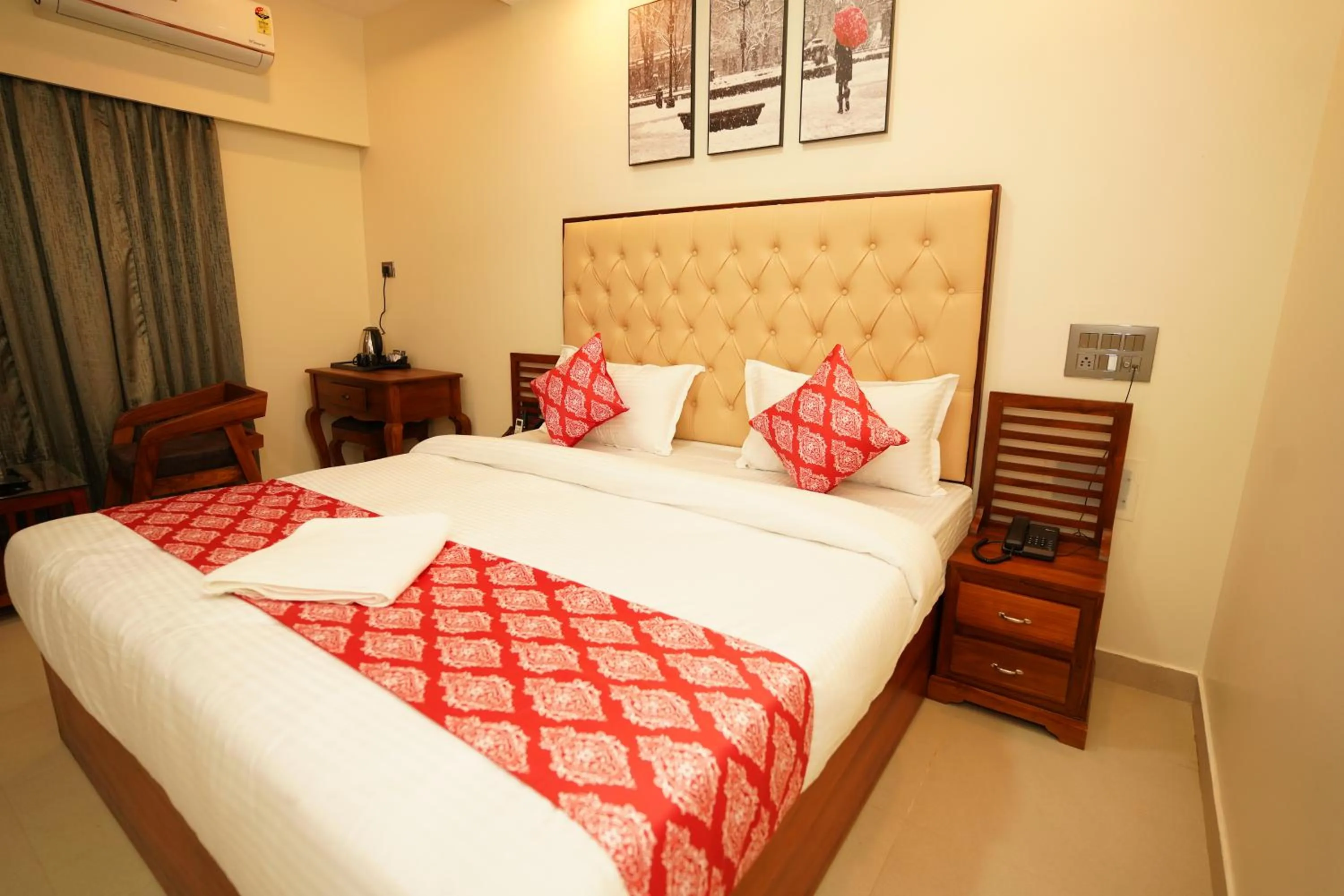 Bedroom, Bed in Saavees Residency