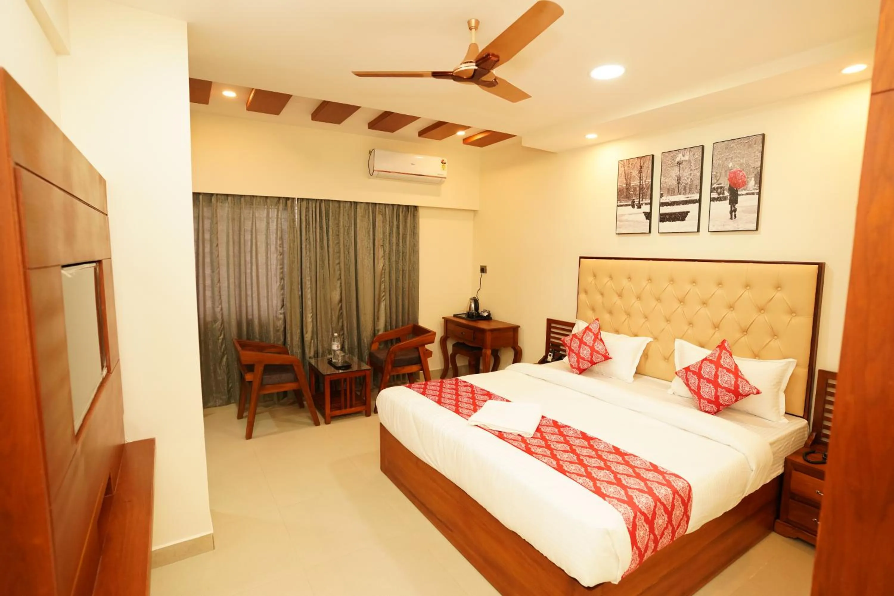 Bedroom, Bed in Saavees Residency