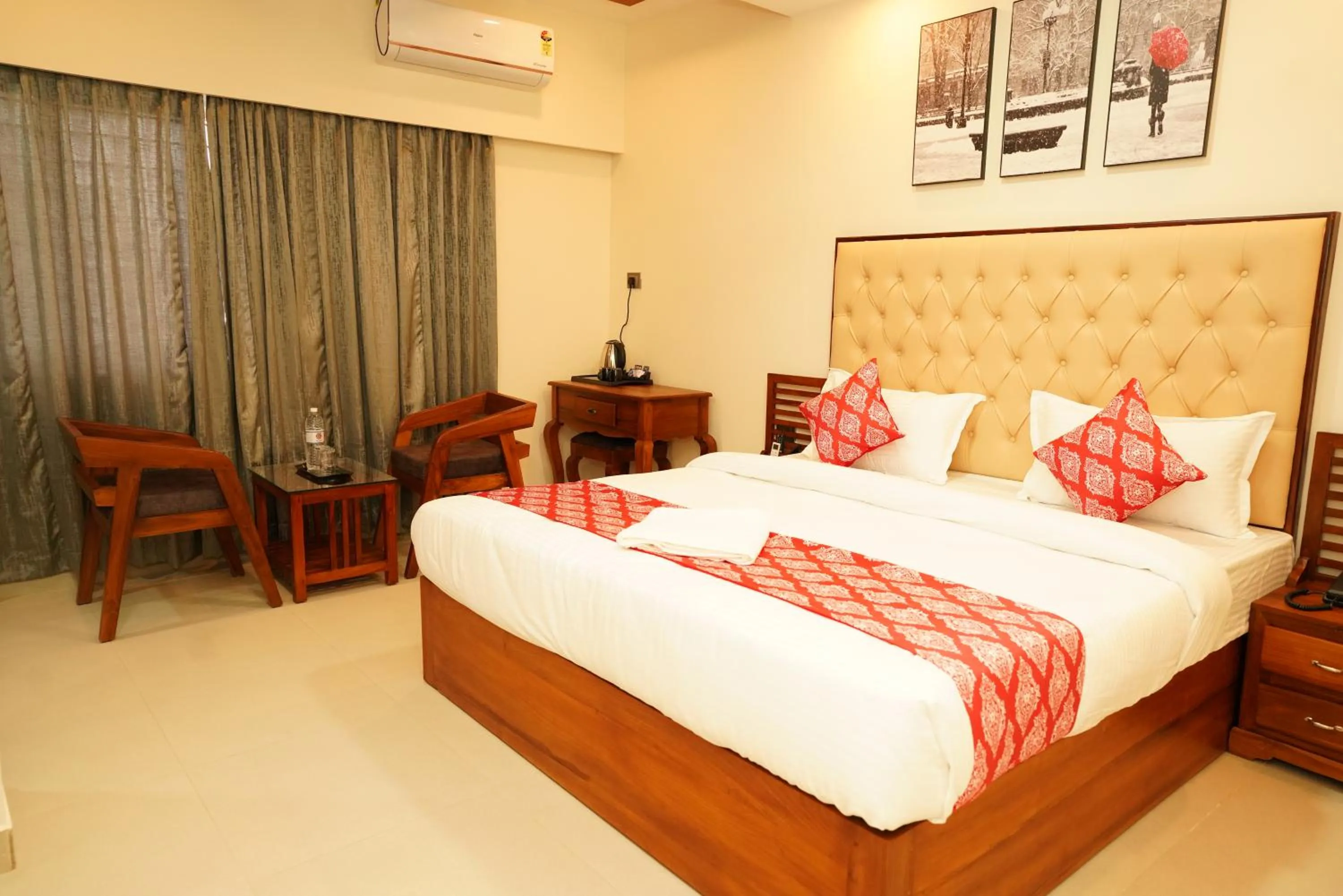 Bedroom, Bed in Saavees Residency