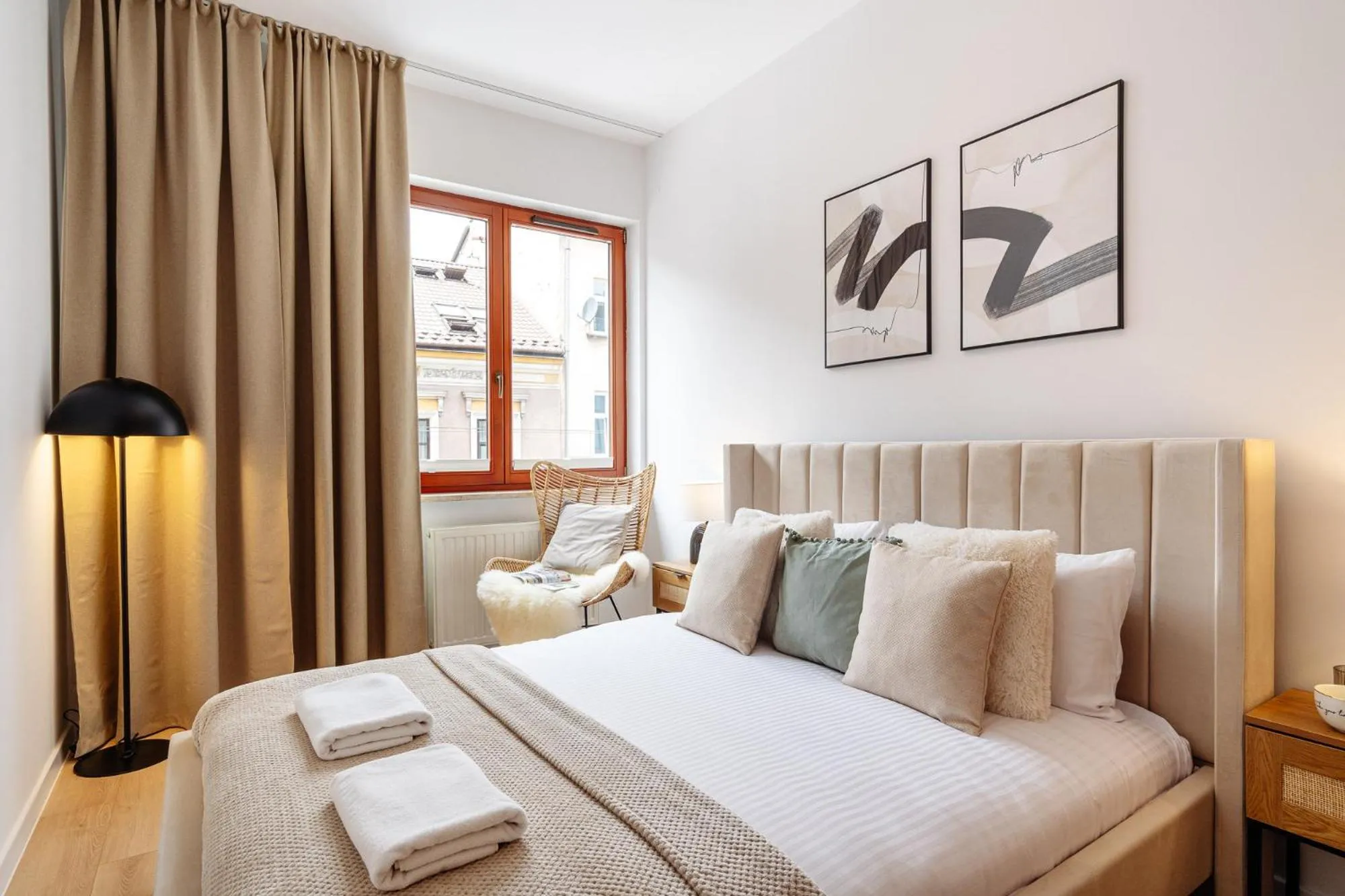 Bed in Piedmont Apartment II - LoftAffair