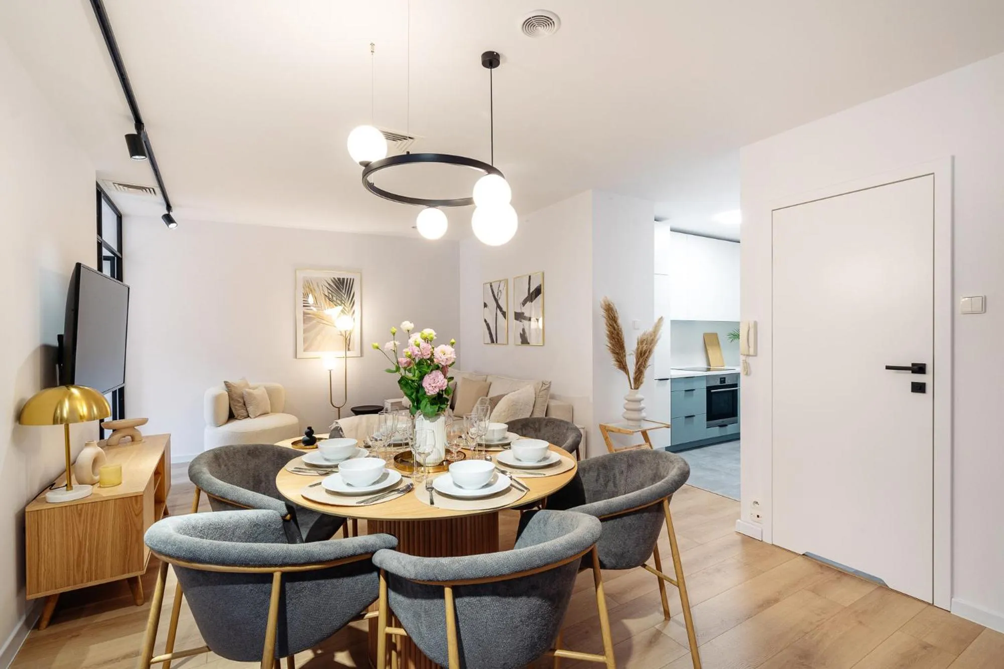 Kitchen or kitchenette in Piedmont Apartment II - LoftAffair