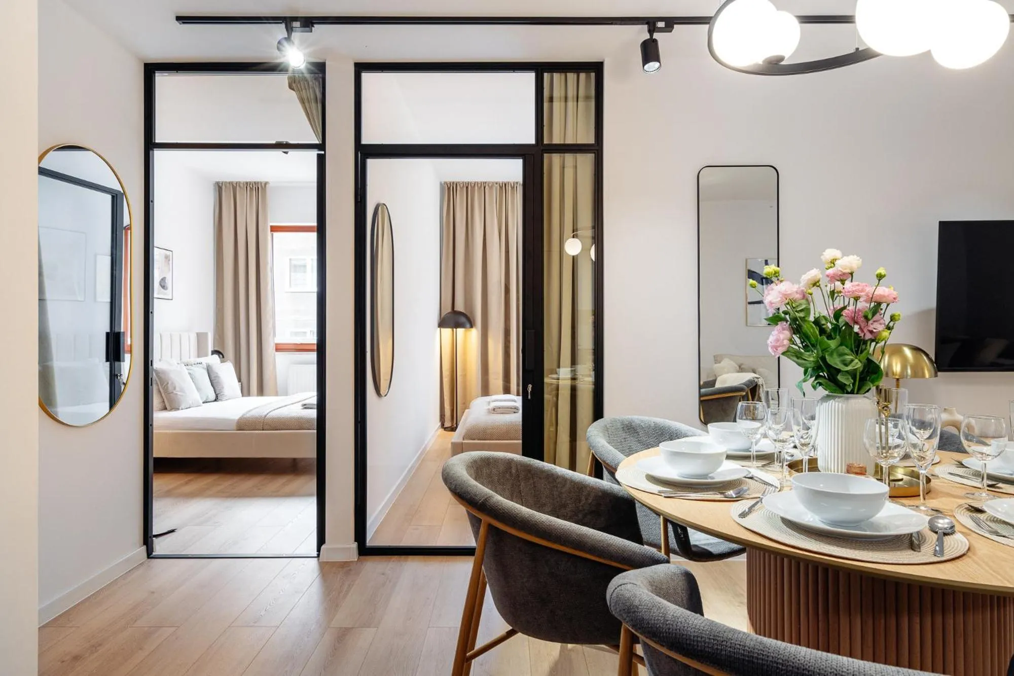 Photo of the whole room, Bed in Piedmont Apartment II - LoftAffair