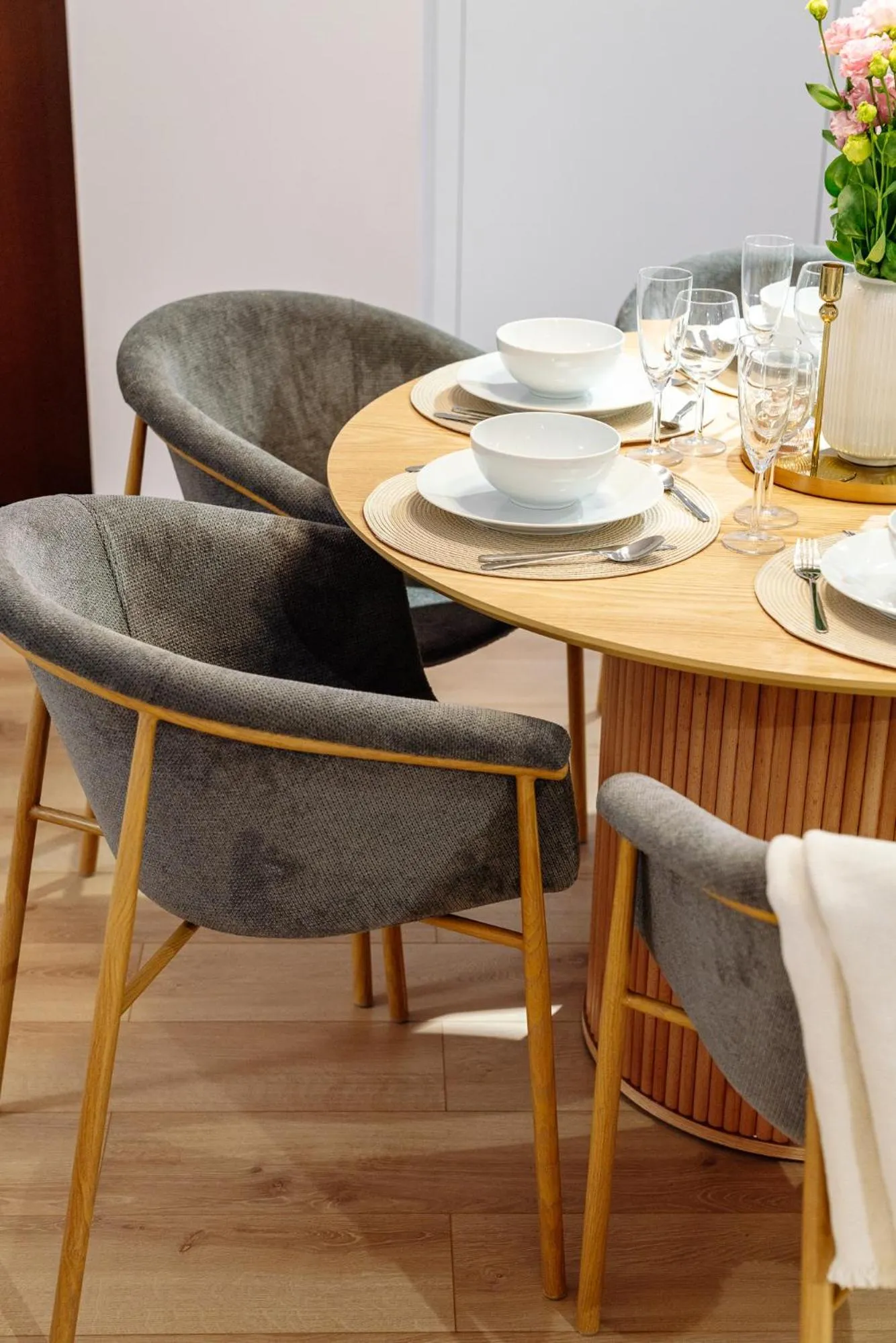 Dining area in Piedmont Apartment II - LoftAffair