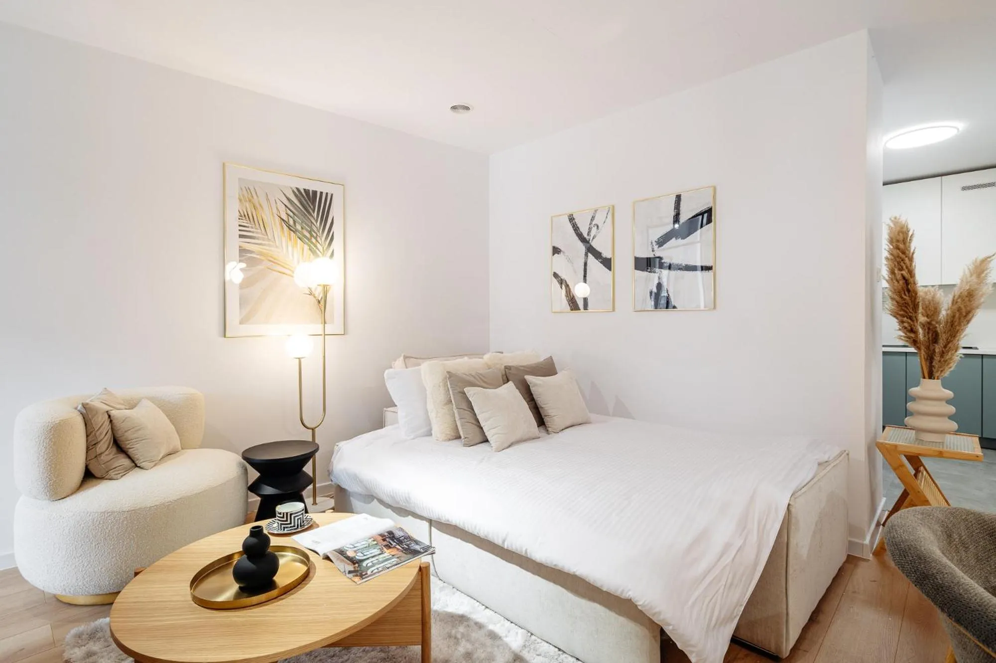 Bed in Piedmont Apartment II - LoftAffair