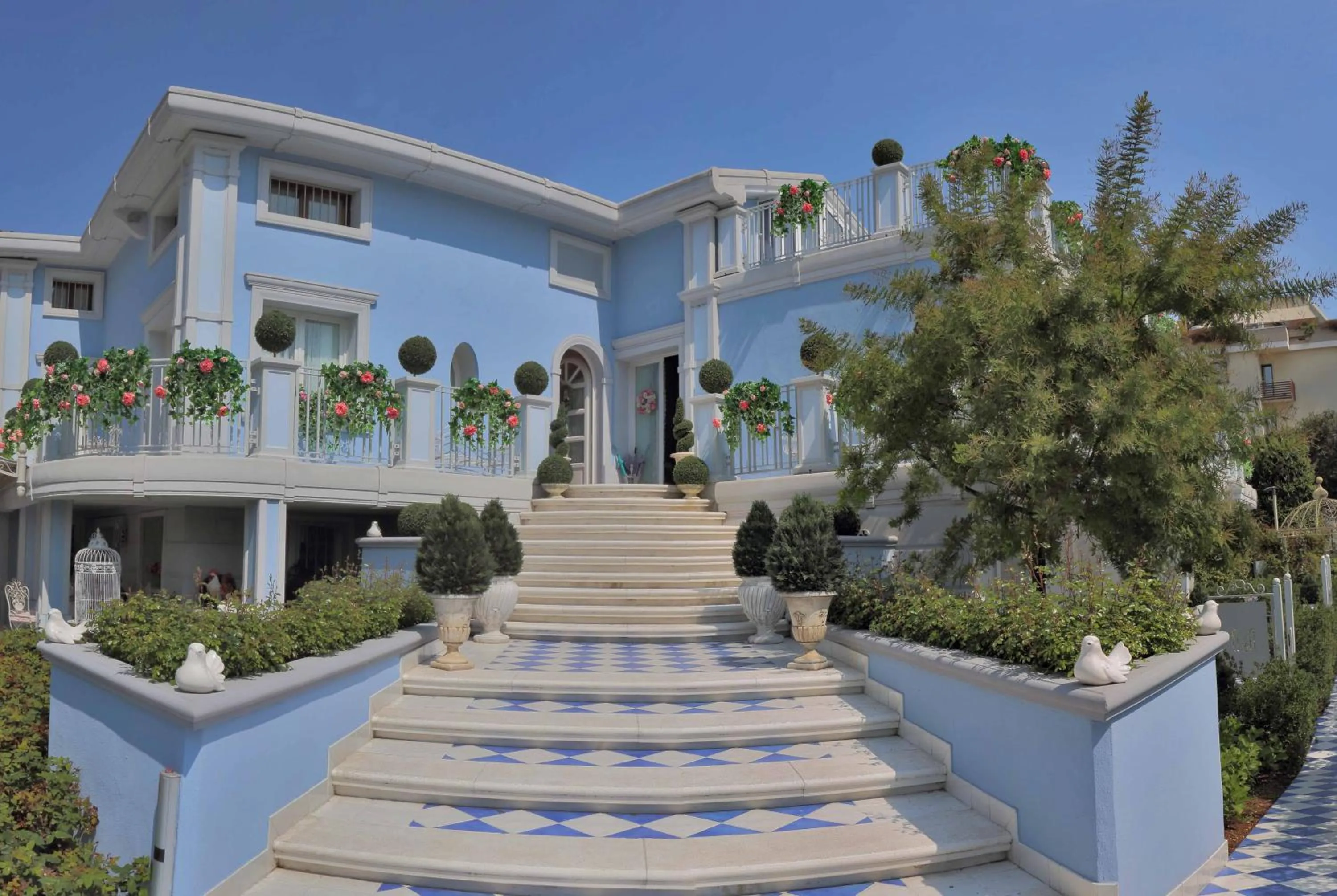 Property building in La maison delle favole