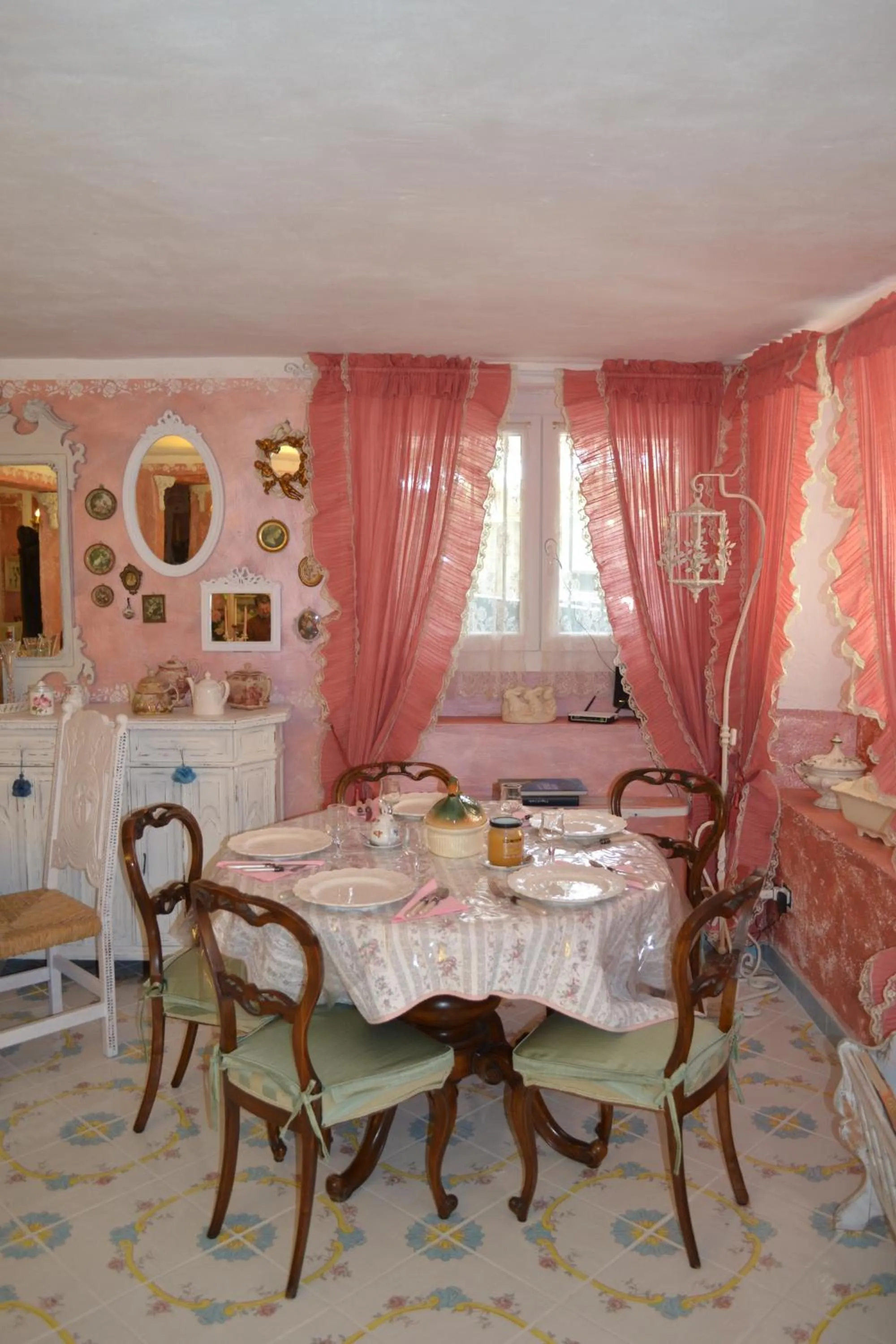 Lobby or reception in La maison delle favole