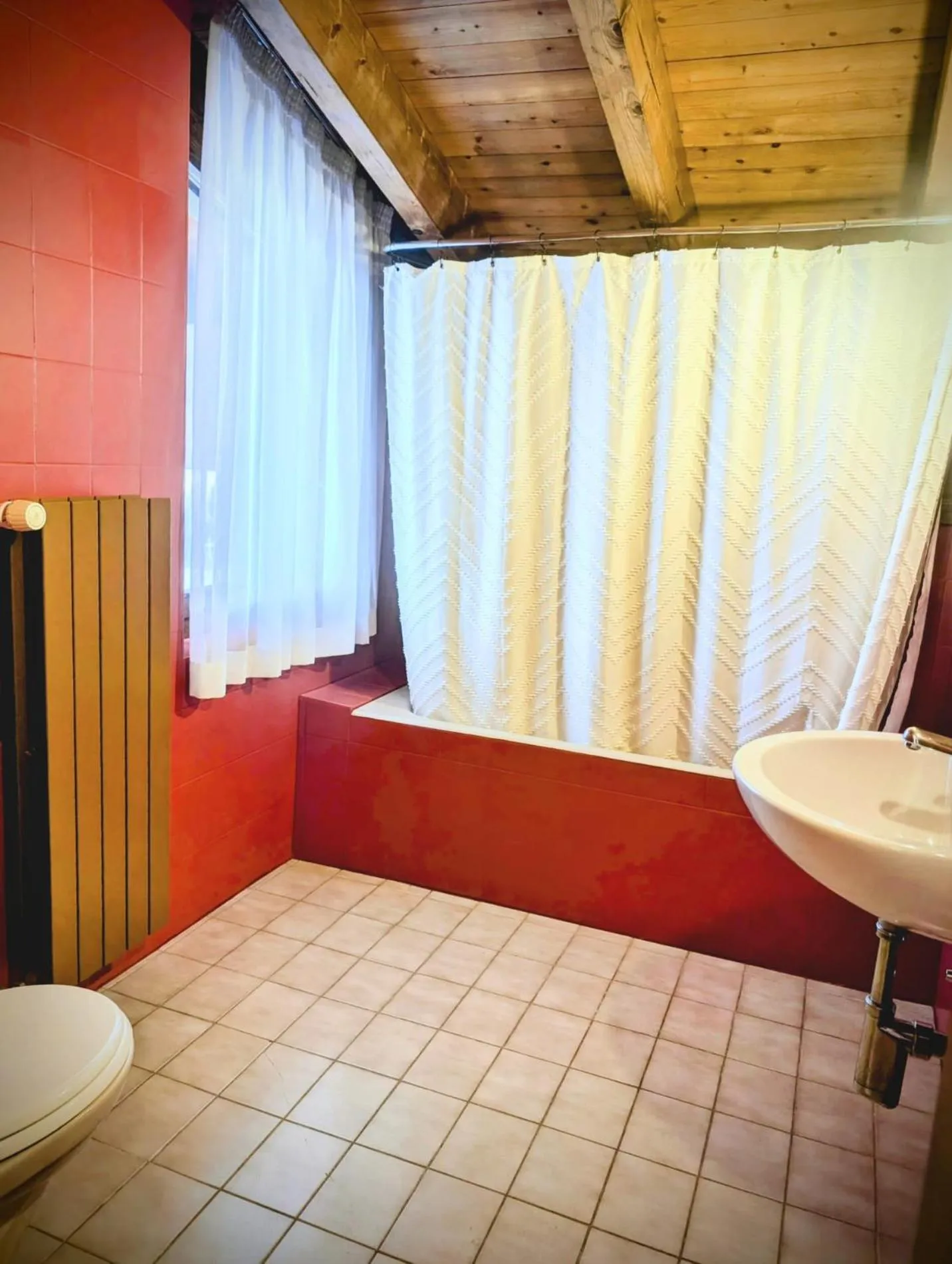 Bed in Between Boutique Hotel