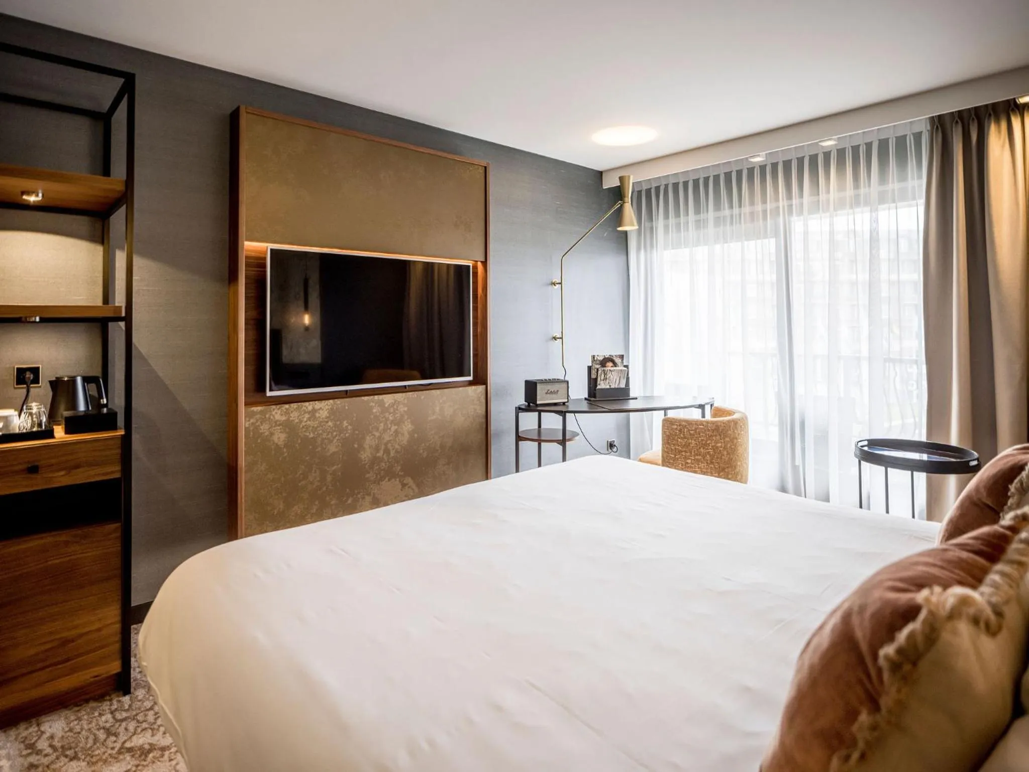 Photo of the whole room, Bed in Alexander Hotel