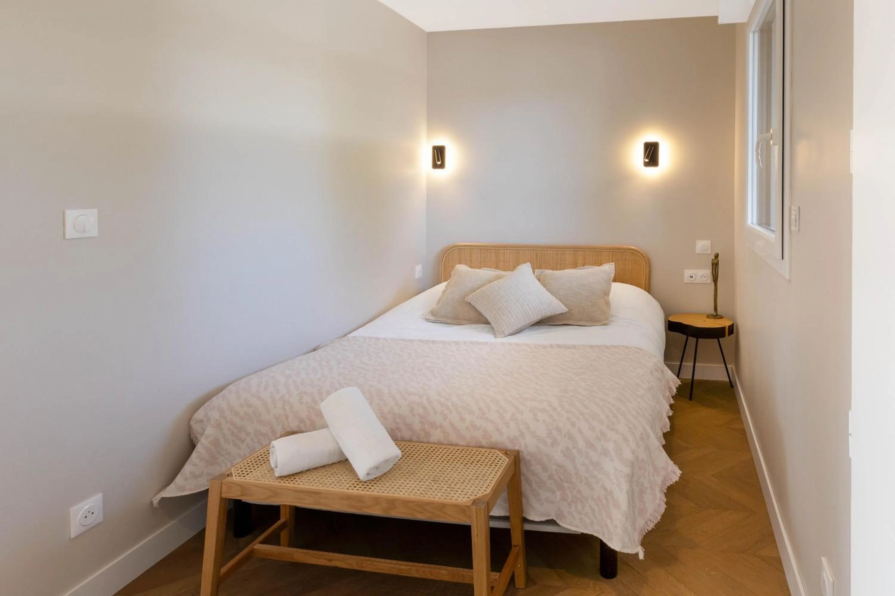 Bed in Appart Hôtel Coraline - Genas Lyon Eurexpo