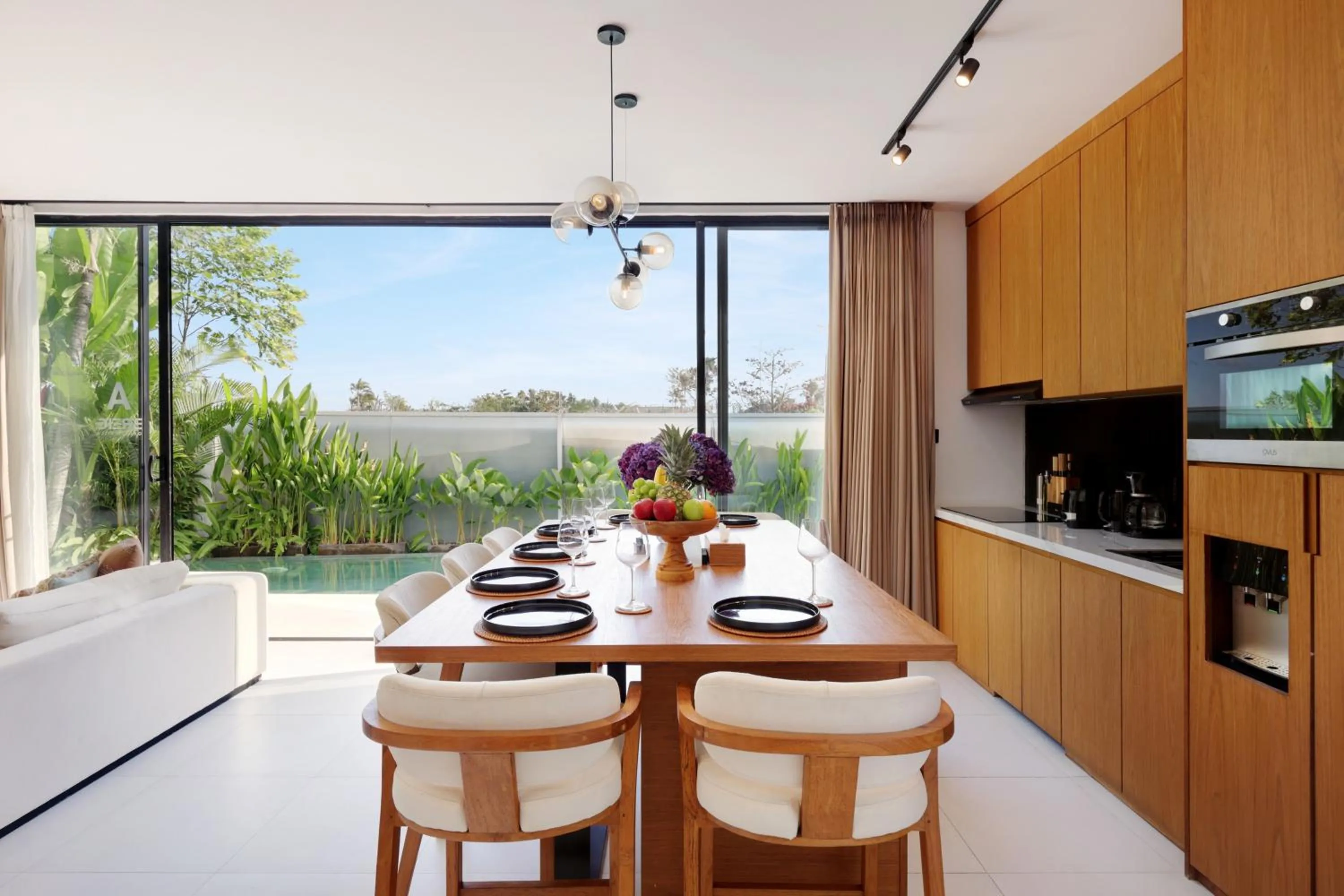 Kitchen or kitchenette in Garden Villa Pererenan by BREIG