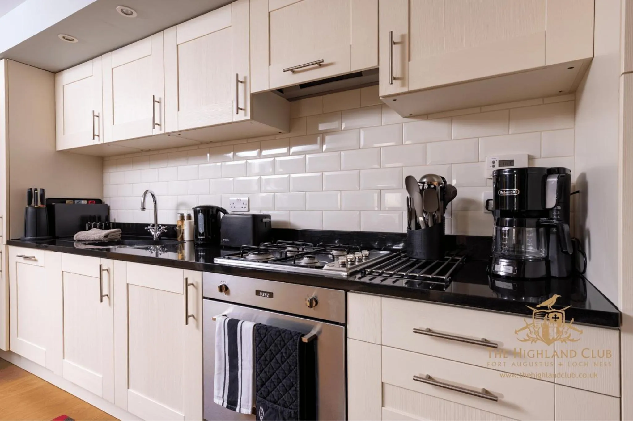 Coffee/tea facilities in The Highland Club