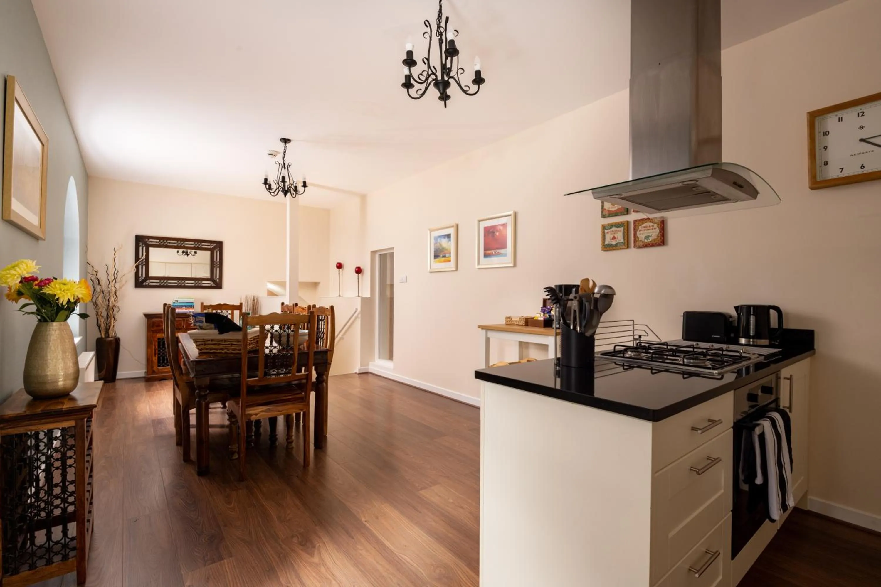 Kitchen or kitchenette in The Highland Club