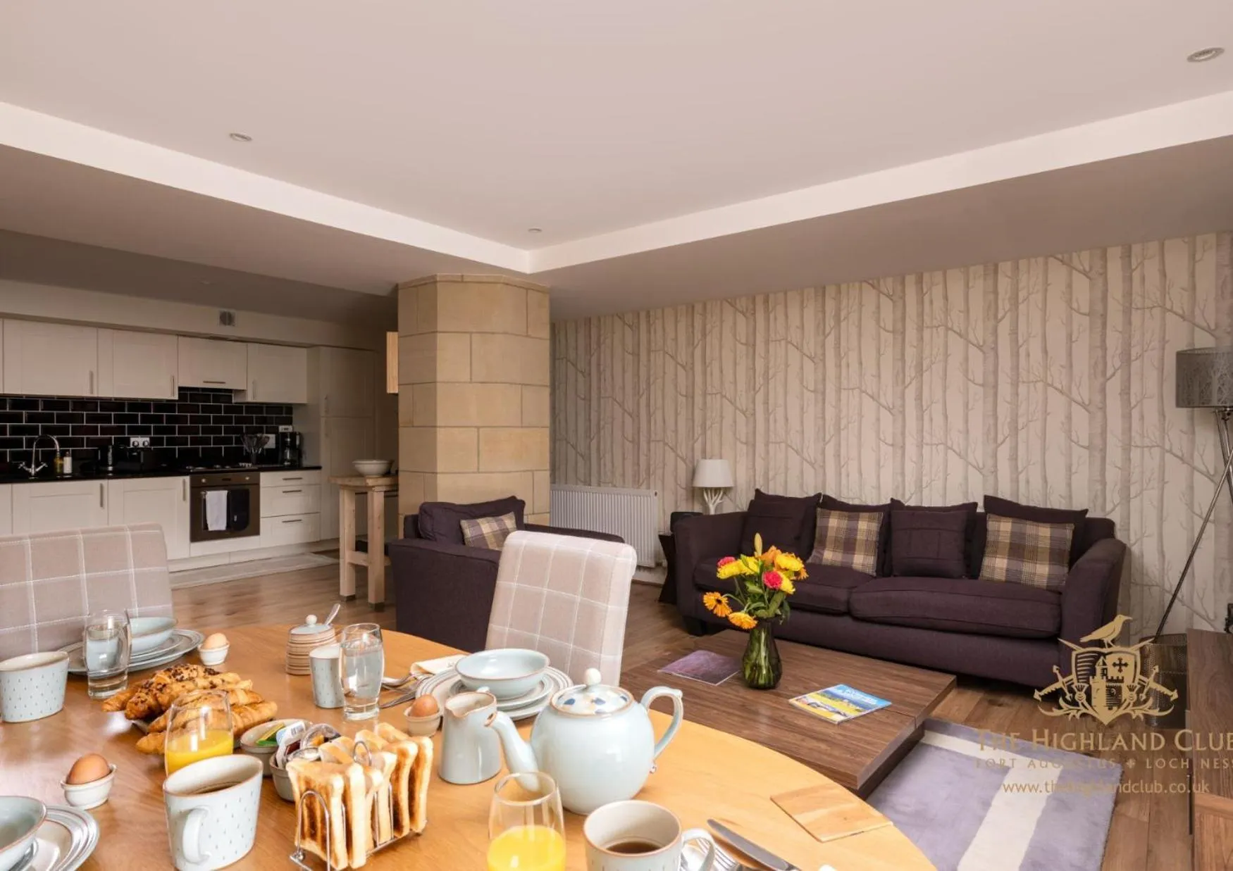 Kitchen or kitchenette in The Highland Club