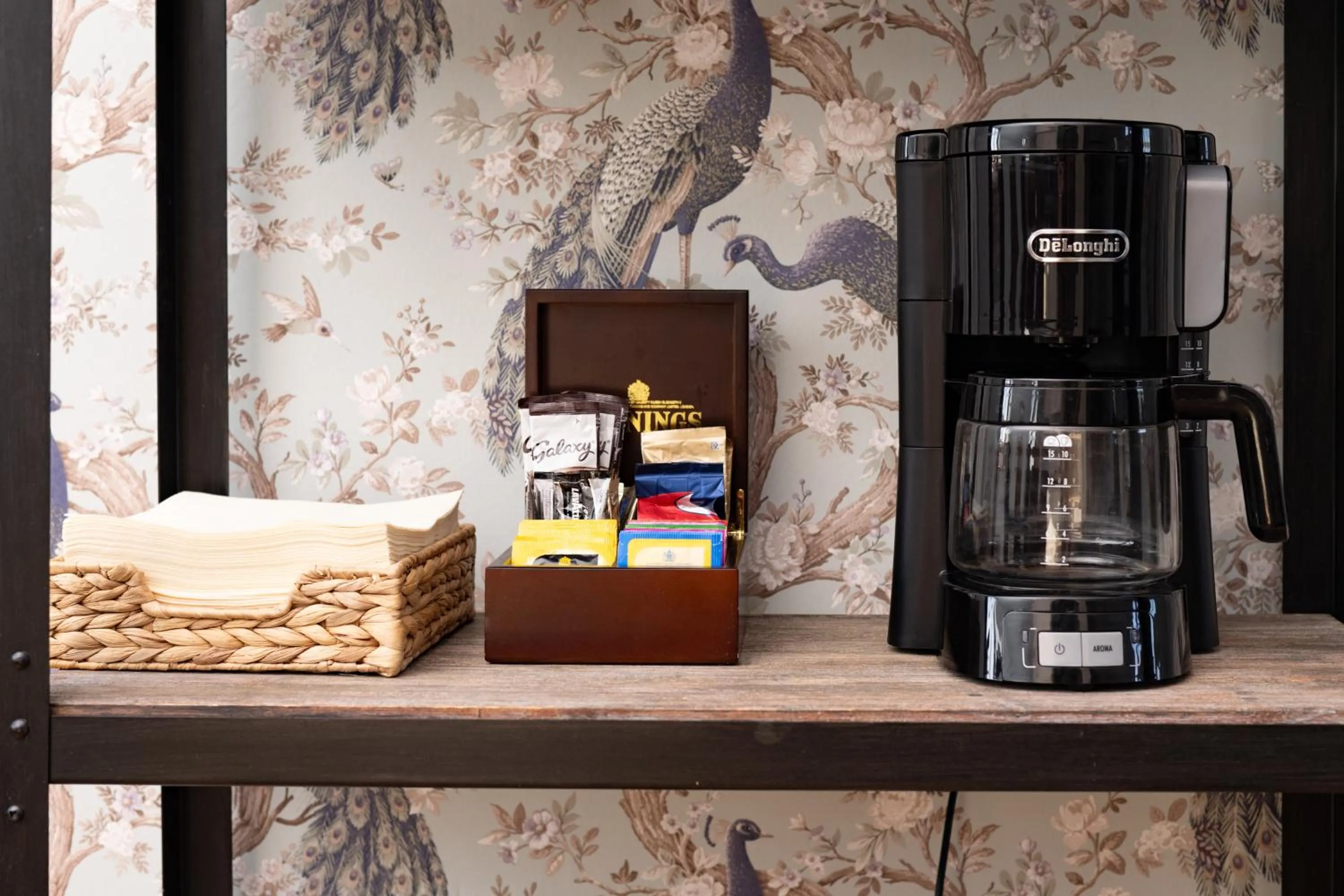 Coffee/tea facilities in The Highland Club