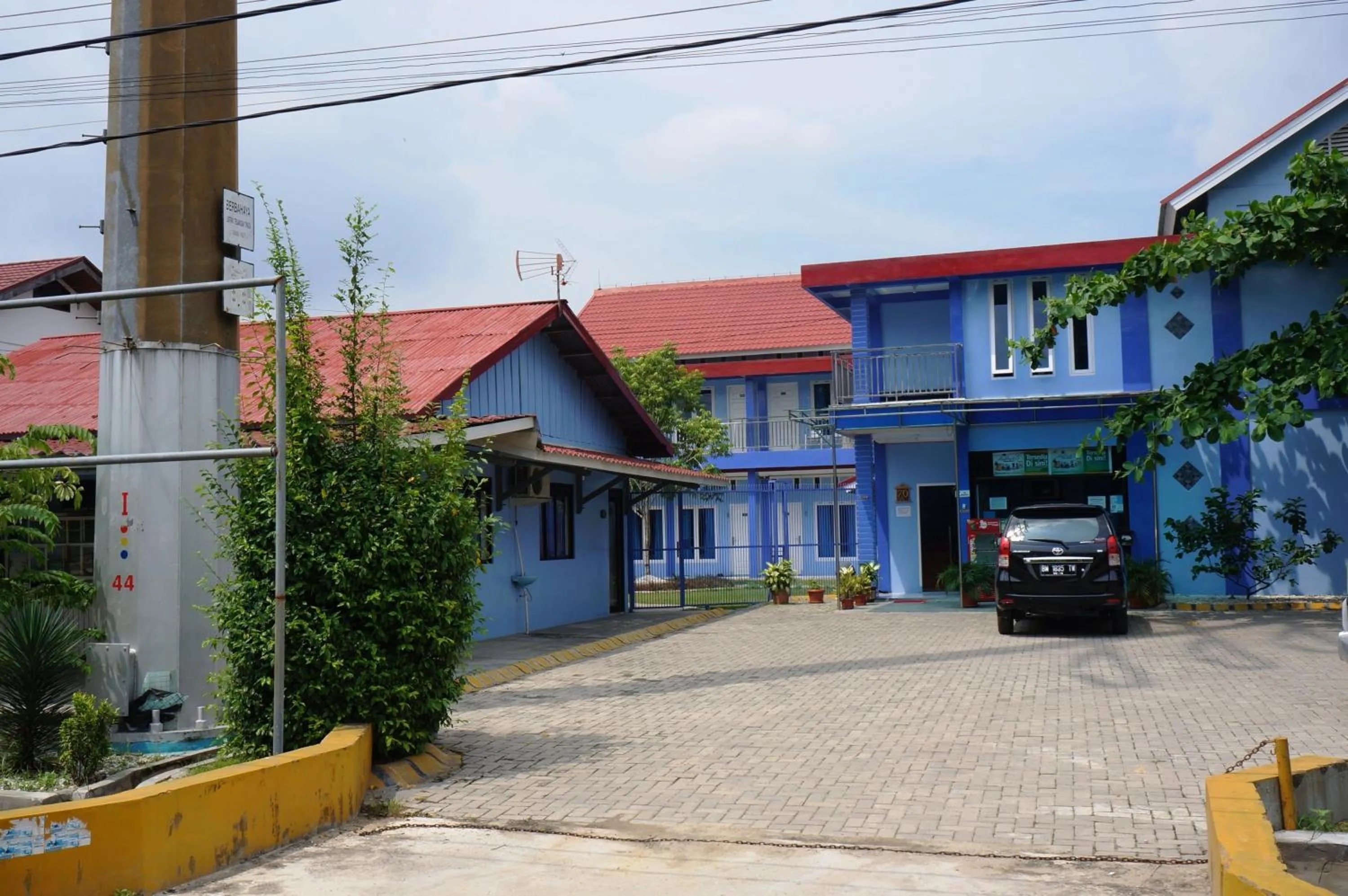 Facade/entrance in Kenari Residence