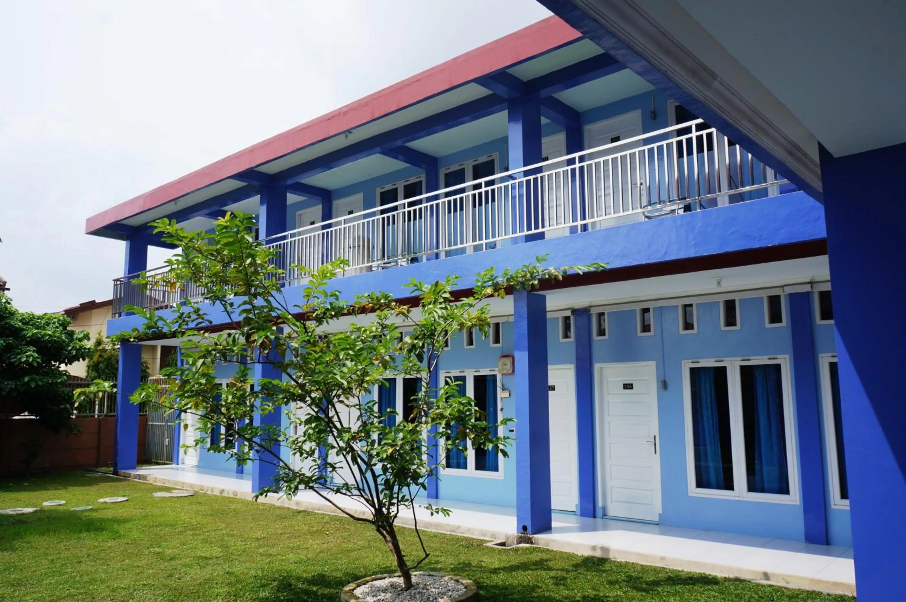 Facade/entrance in Kenari Residence