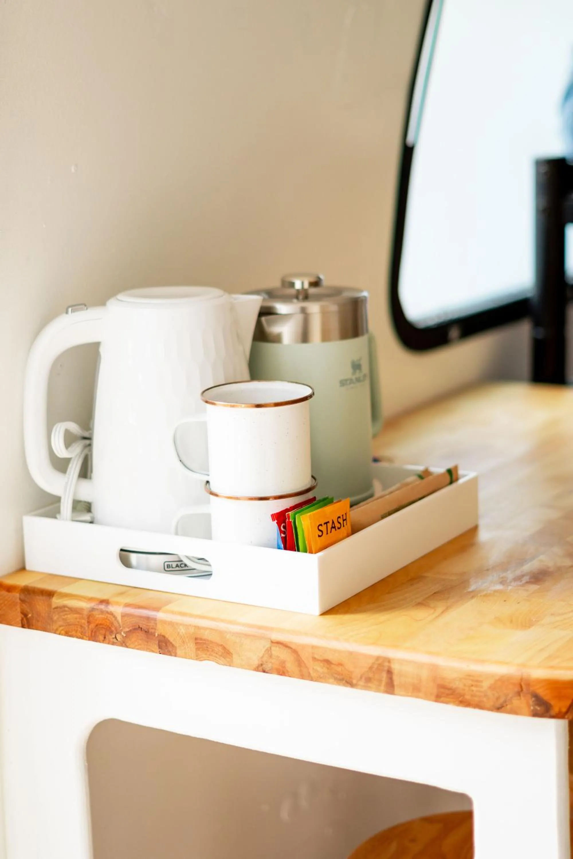 Coffee/tea facilities in Corduroy Lodge