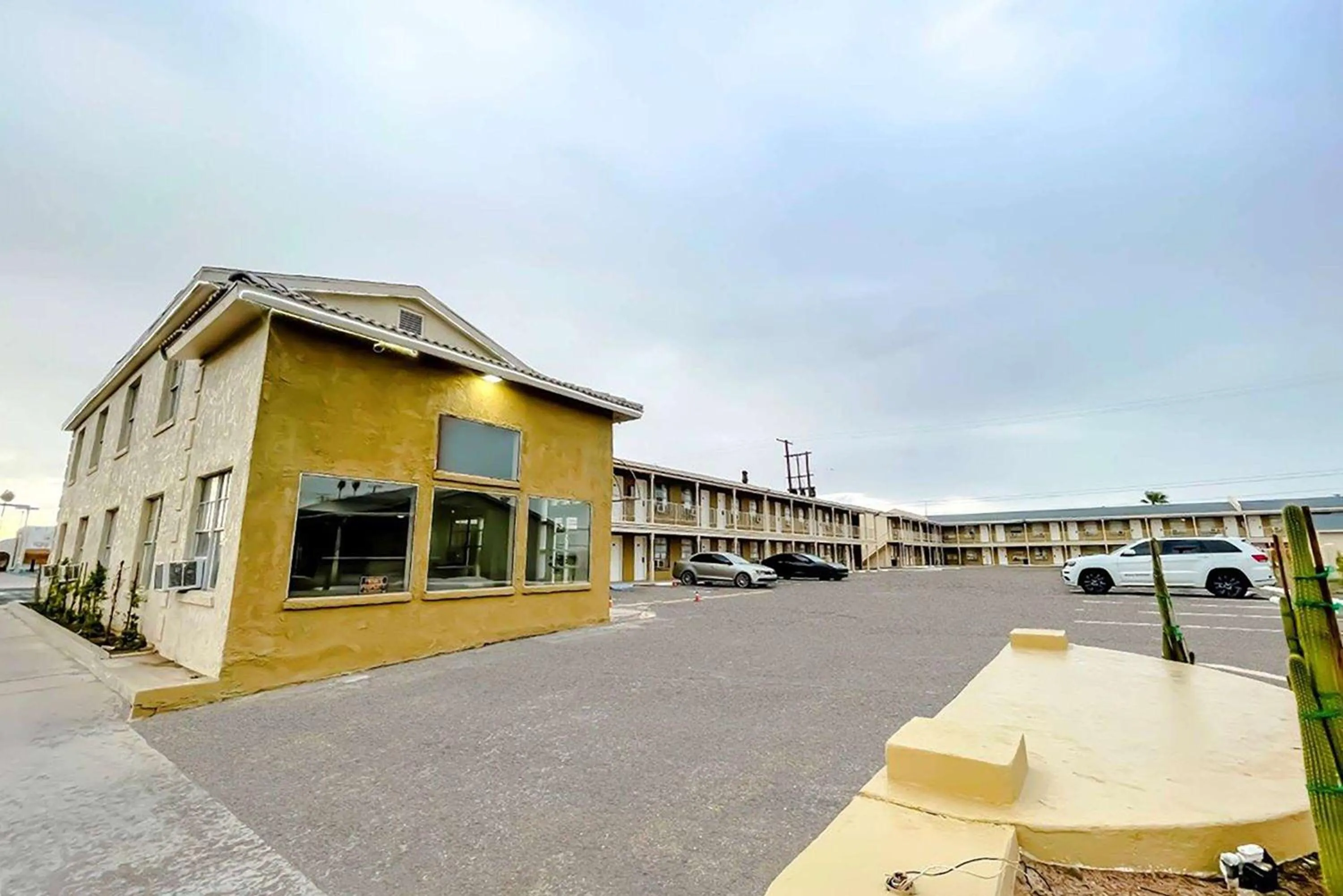 Property building in Super 8 by Wyndham Blythe