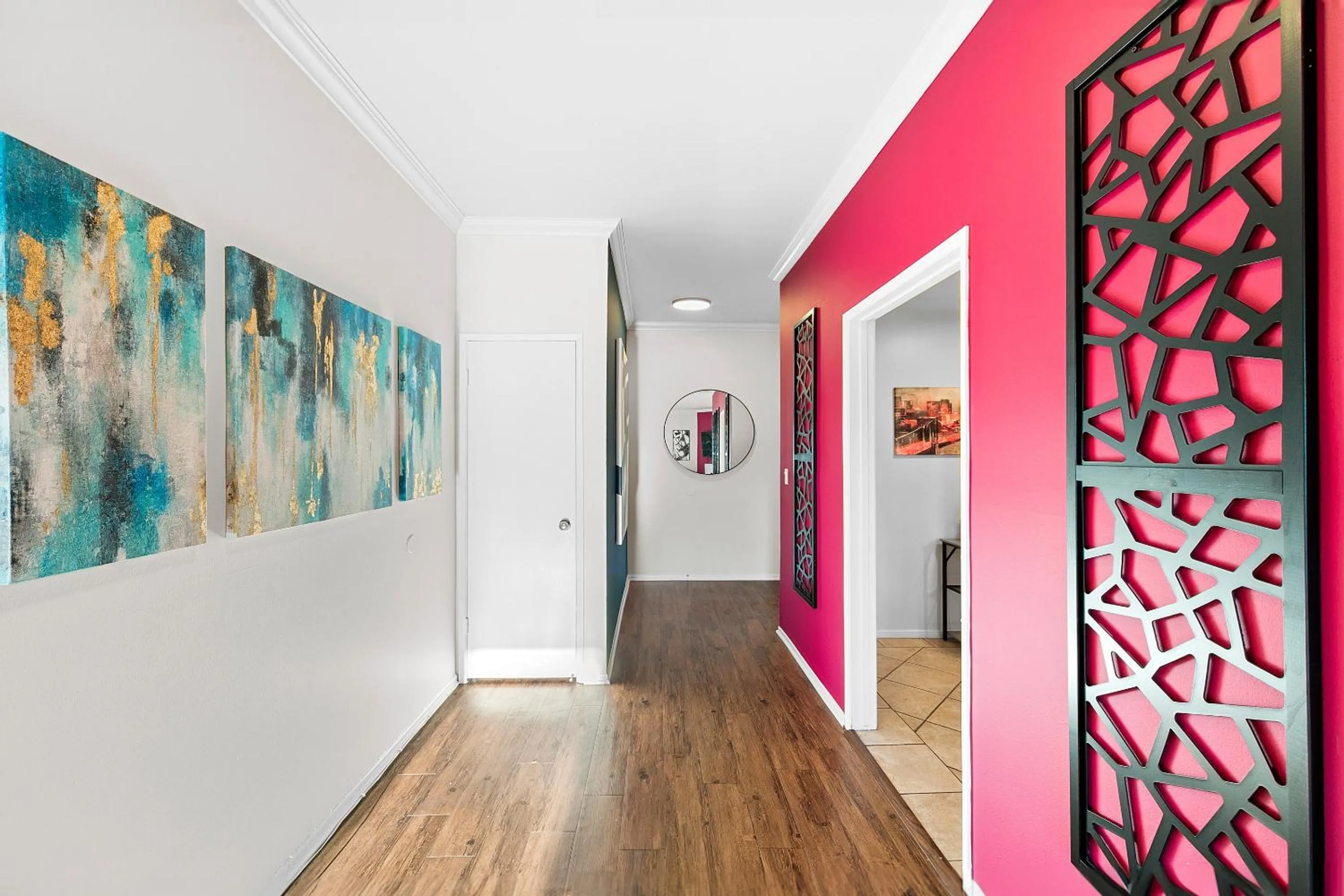 Decorative detail in Beverly Hills Chic 2 bed 2bath with Patio and Parking 309