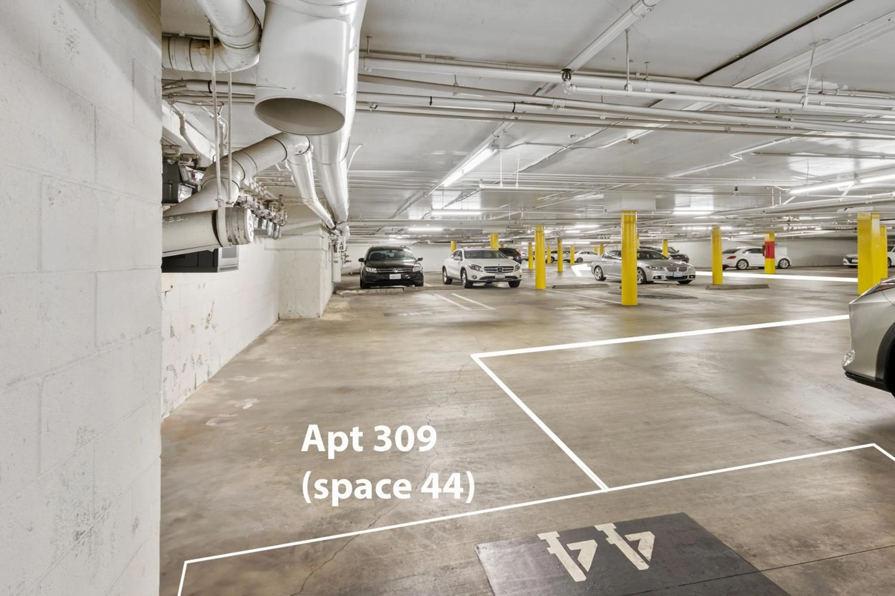 Parking in Beverly Hills Chic 2 bed 2bath with Patio and Parking 309