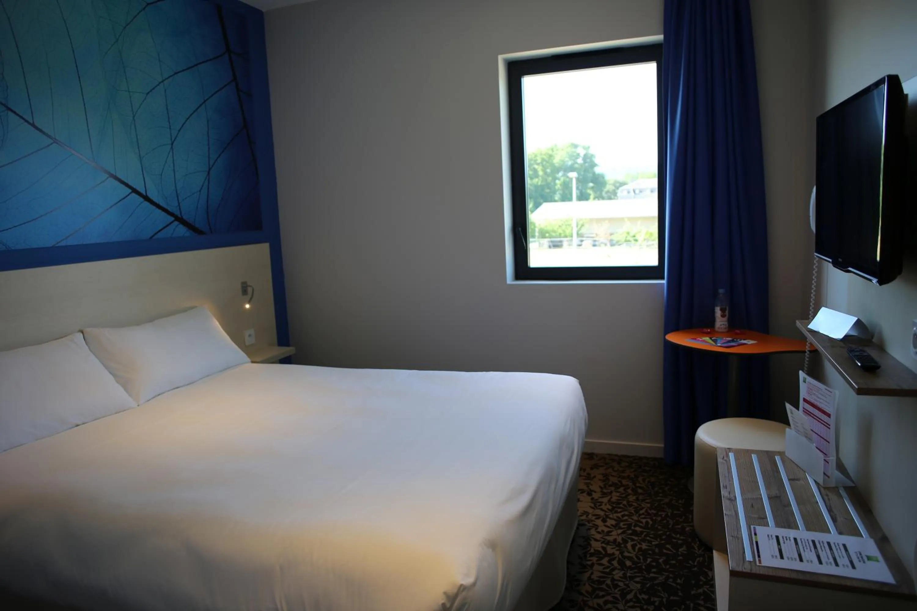 Bed in ibis styles Villeneuve Sur Lot