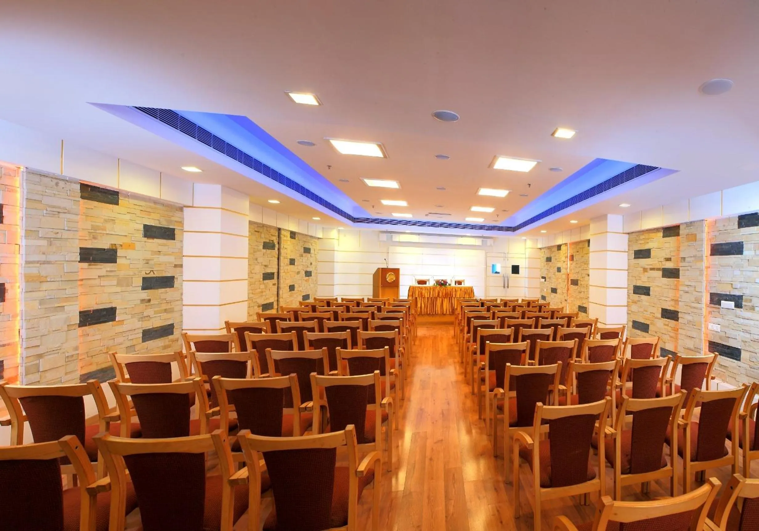 Restaurant/places to eat in Hotel Olive Eva