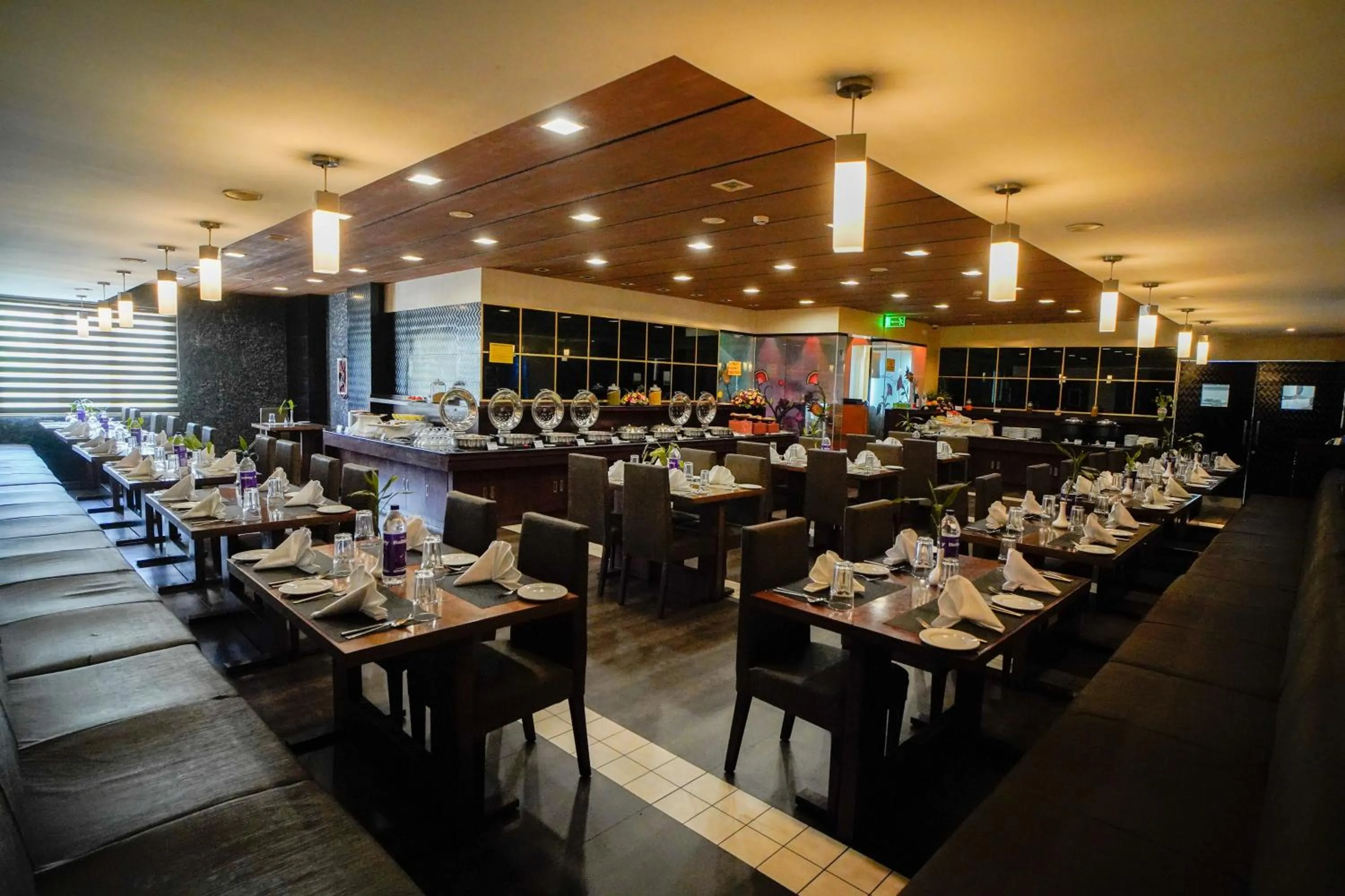 Restaurant/places to eat in Hotel Olive Eva