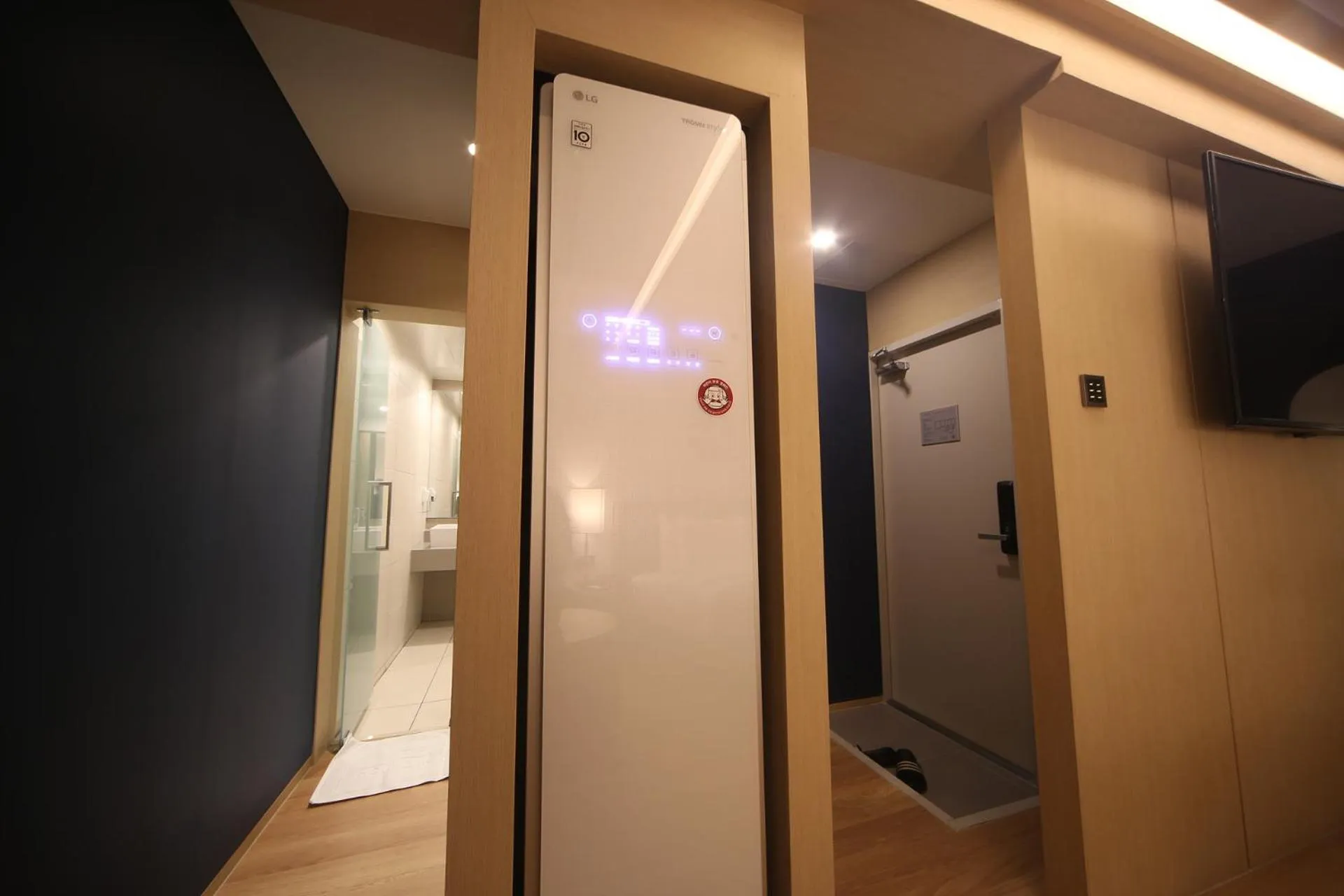 Shower in Dongnae Hound Hotel Sajik Minam Station