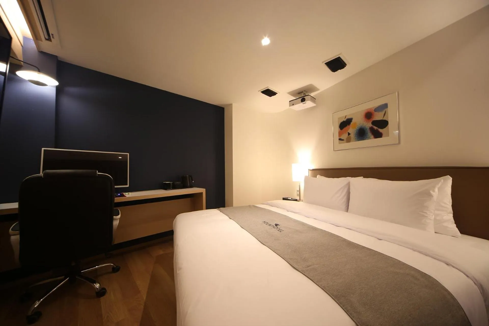 Bed in Dongnae Hound Hotel Sajik Minam Station