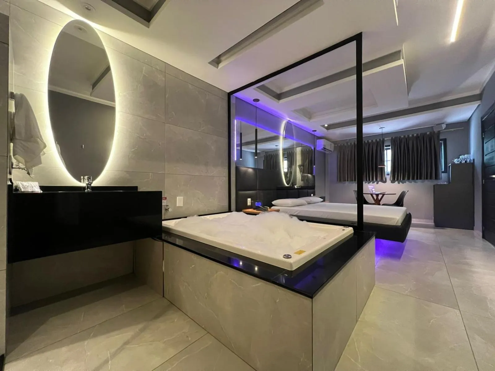 Hot Tub in Amy Motel