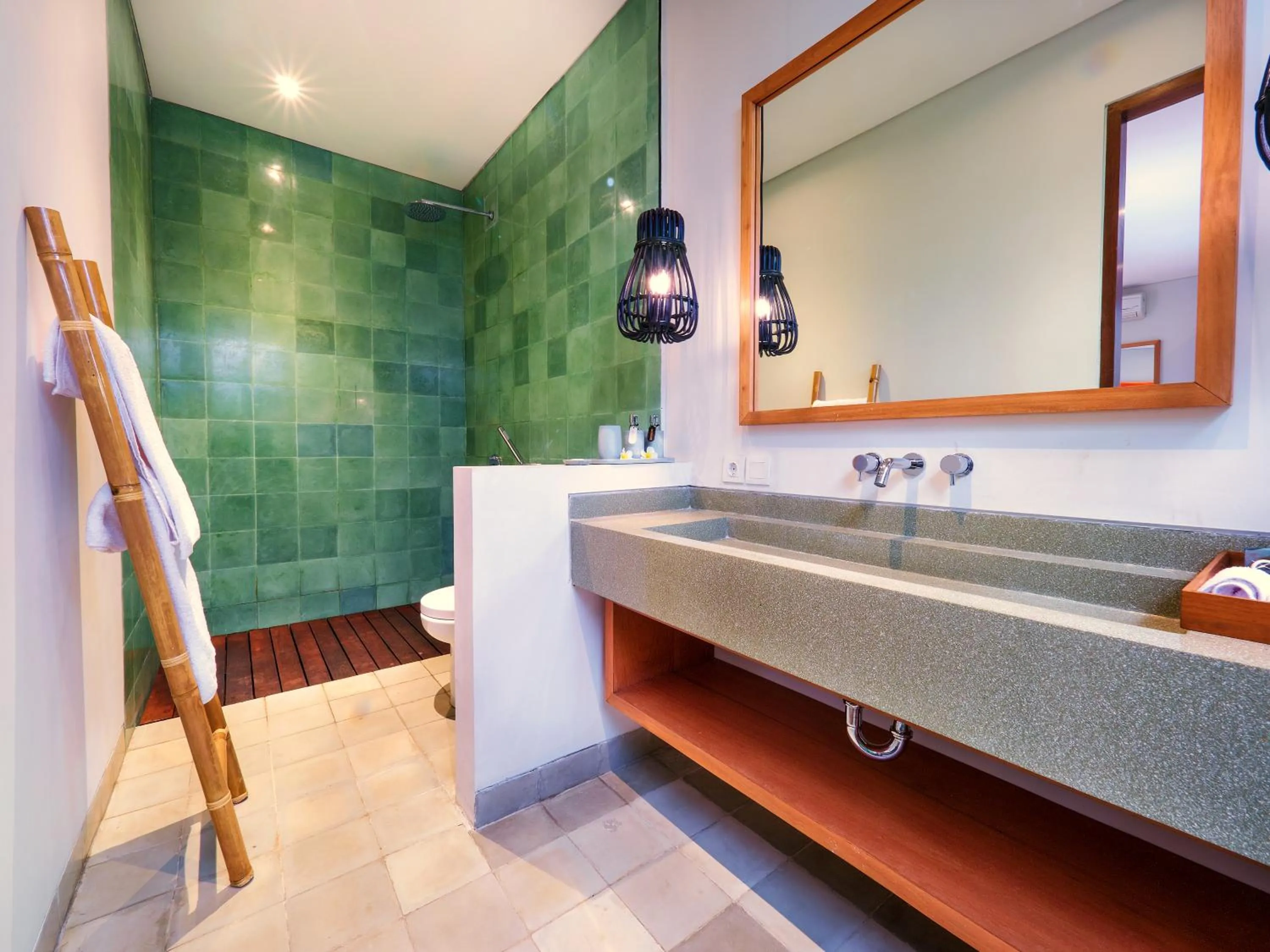 Shower in Bumbak Park Villas By Nakula