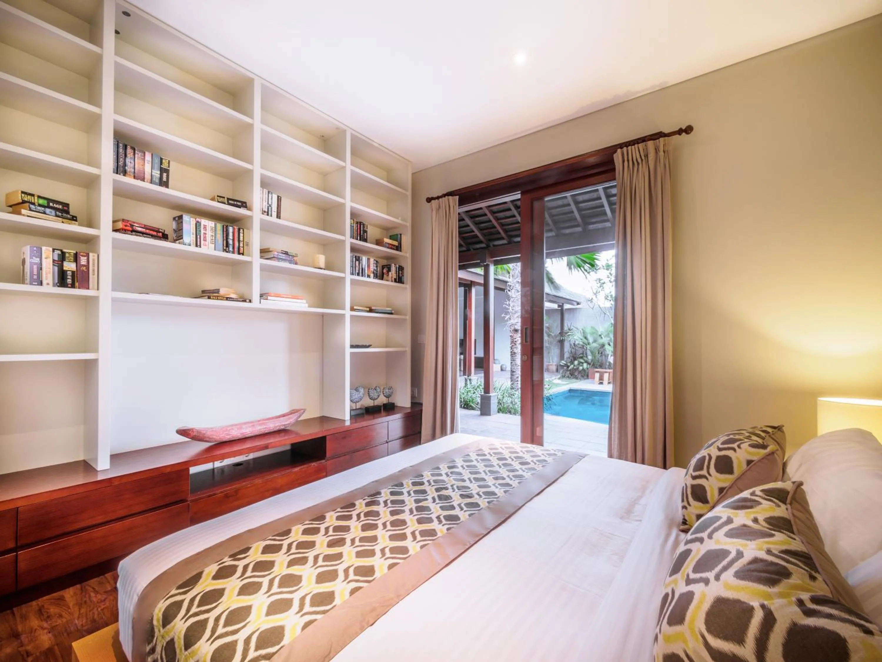 Bedroom, Bed in Bumbak Park Villas By Nakula