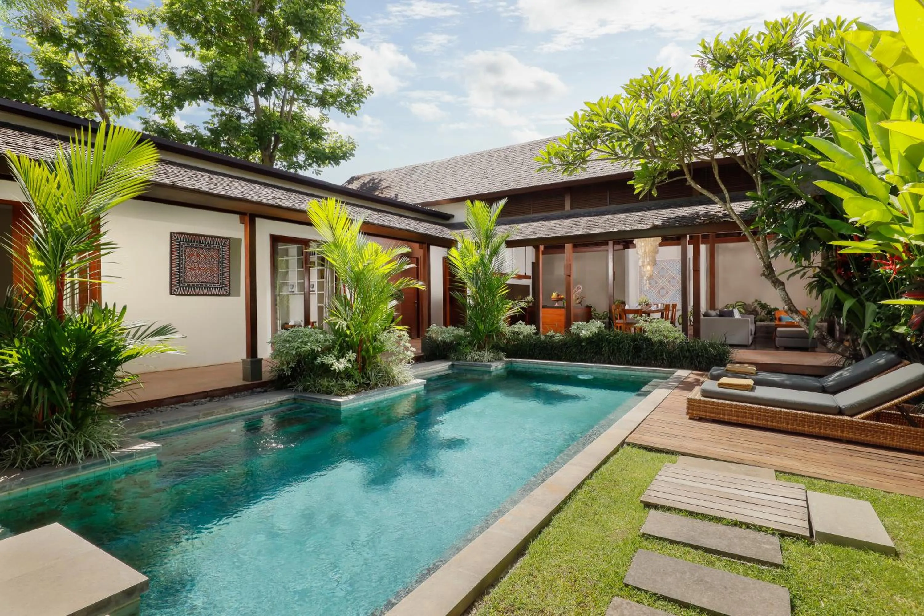 Swimming pool in Bumbak Park Villas By Nakula