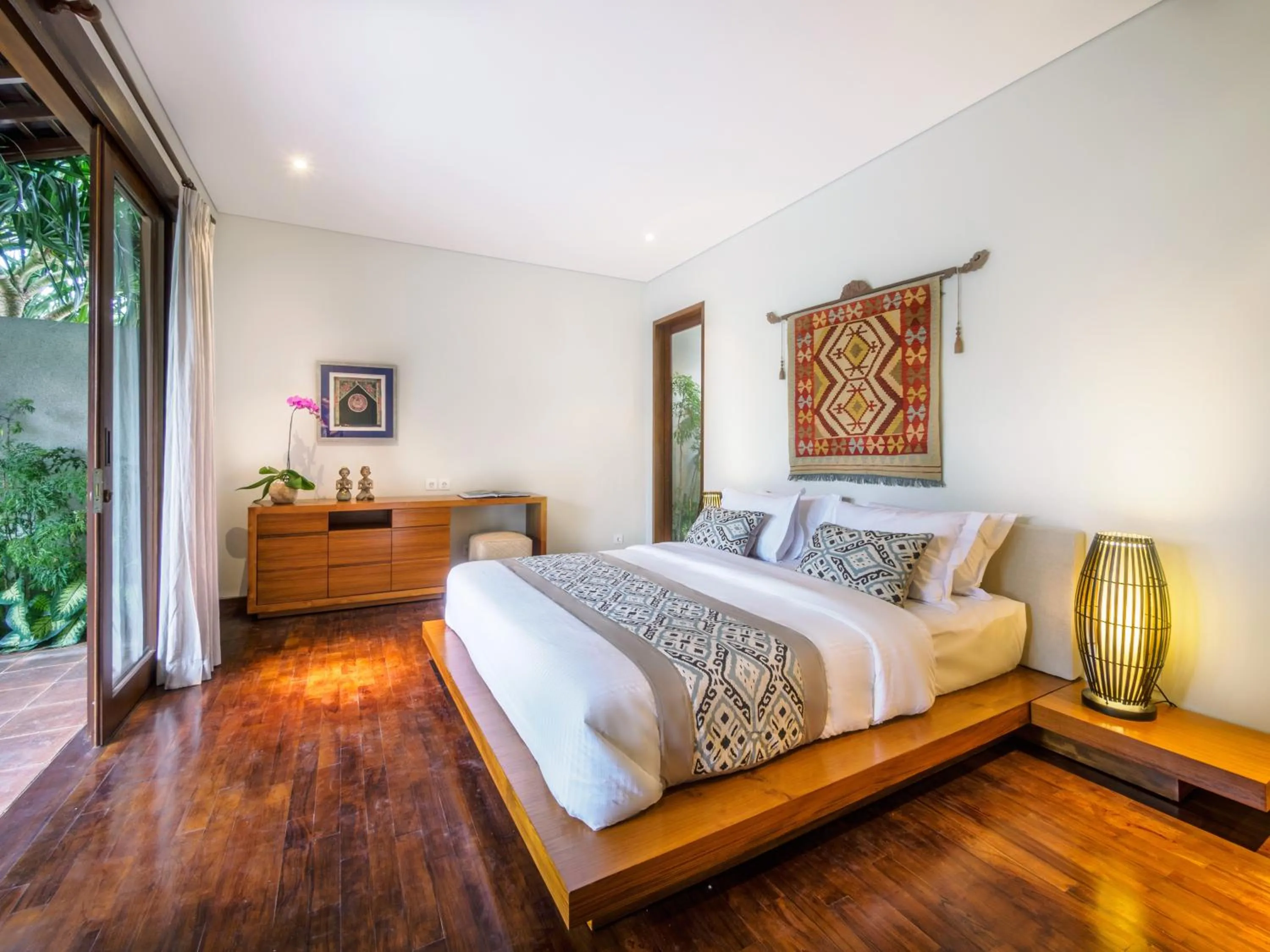 Bedroom, Bed in Bumbak Park Villas By Nakula