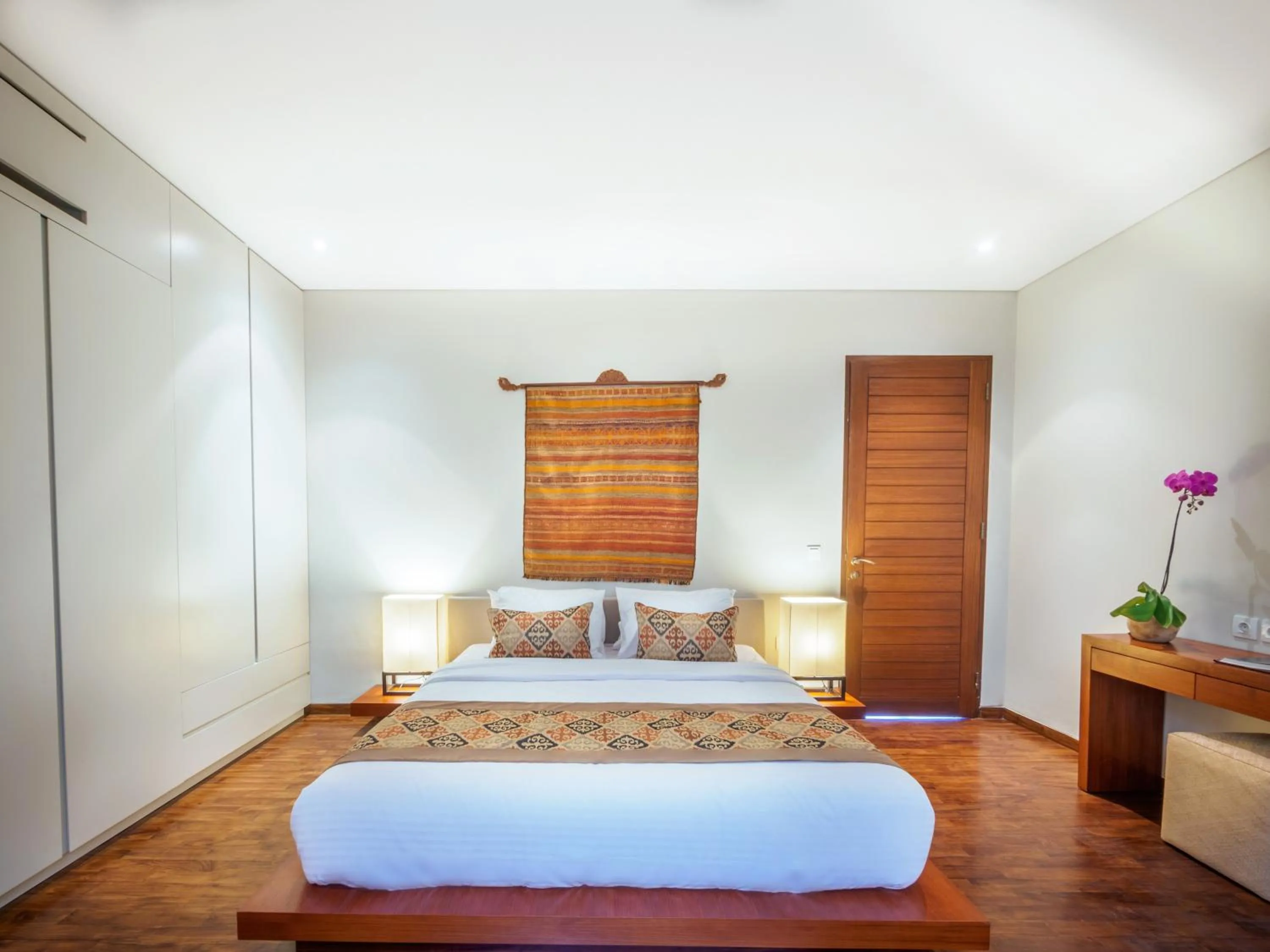 Bedroom, Bed in Bumbak Park Villas By Nakula