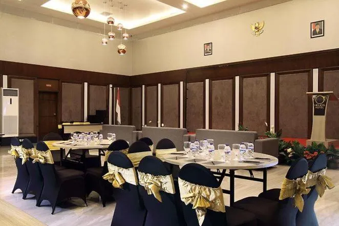 HELIOS HOTEL & CONVENTION