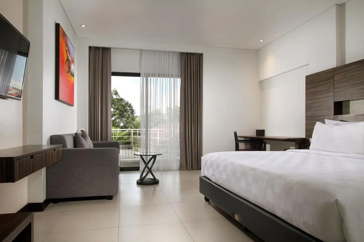 HELIOS HOTEL & CONVENTION