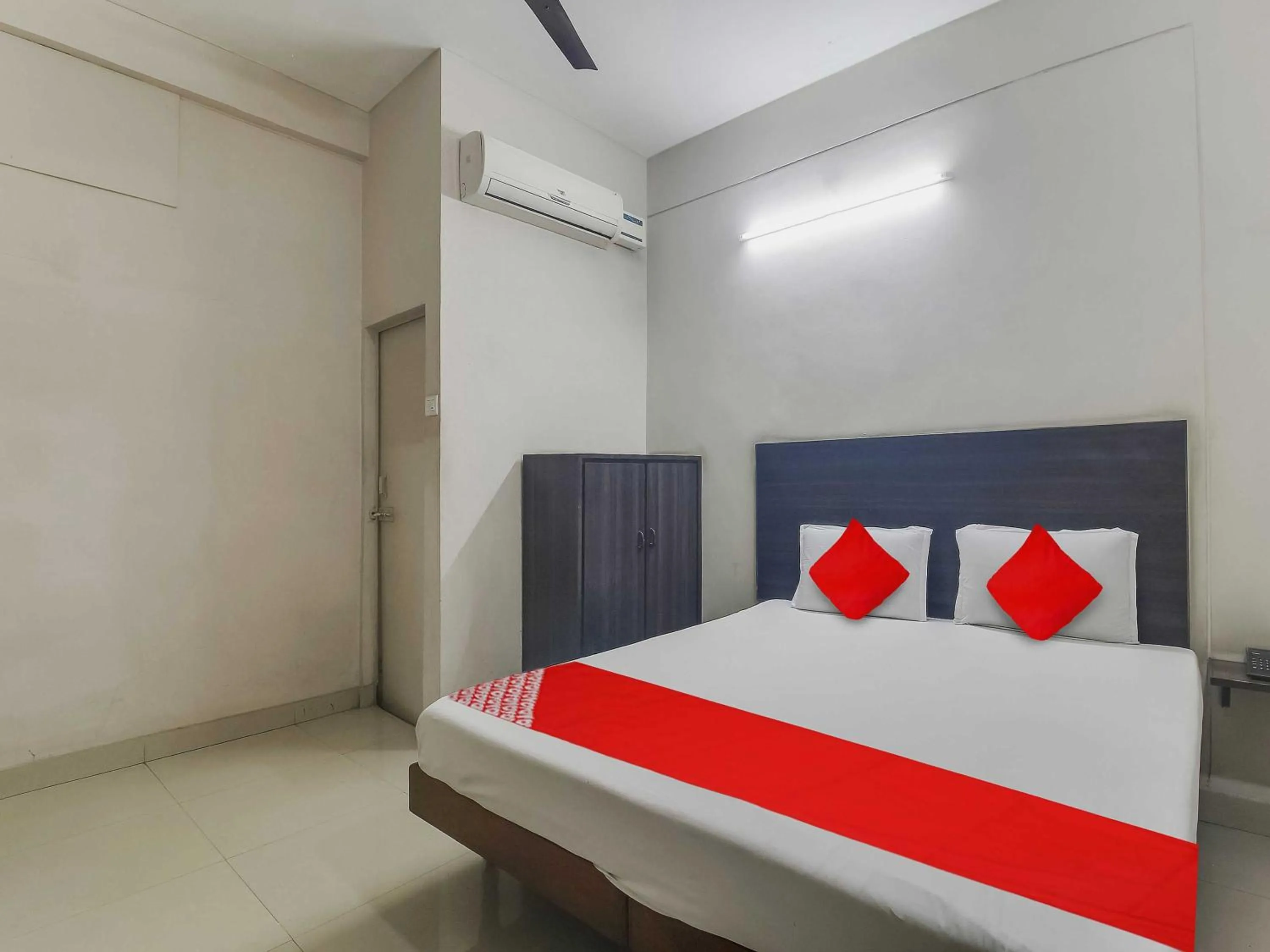 Bedroom, Bed in Hotel O Bharat Lodge