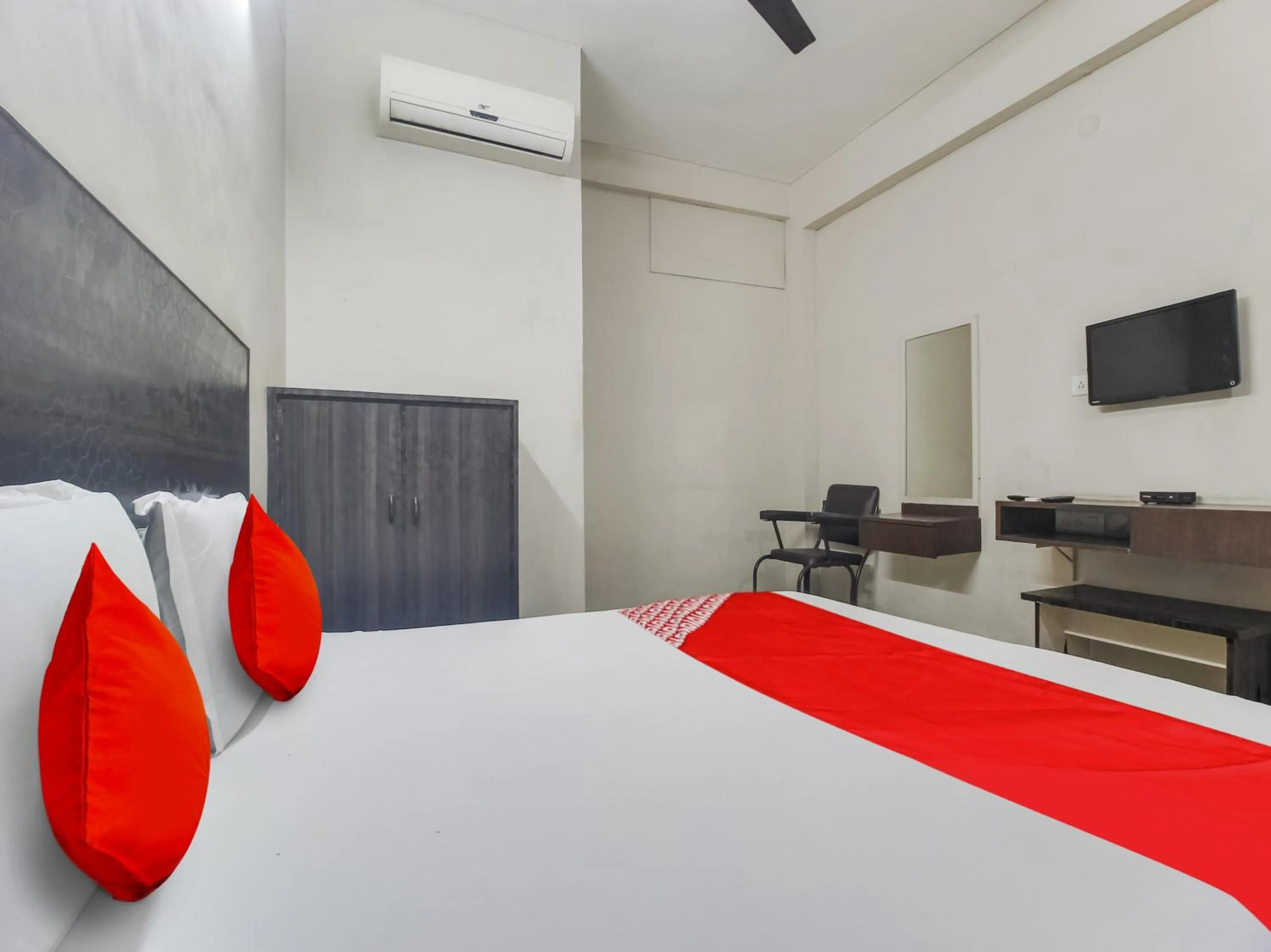 Bedroom, Bed in Hotel O Bharat Lodge