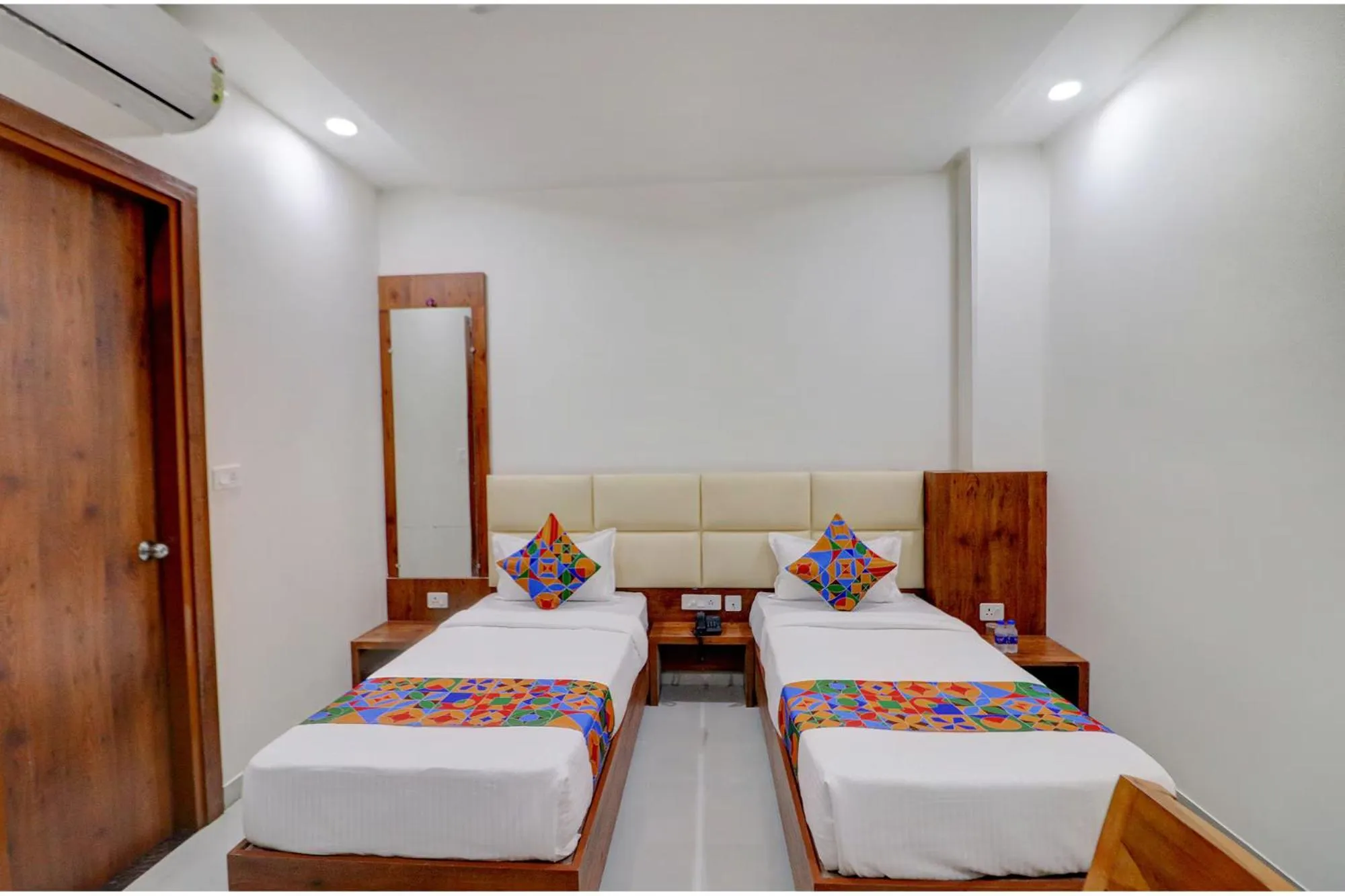Bedroom, Bed in FabHotel AVS Grand and Banquets - 500m from Gomti Nagar railway station