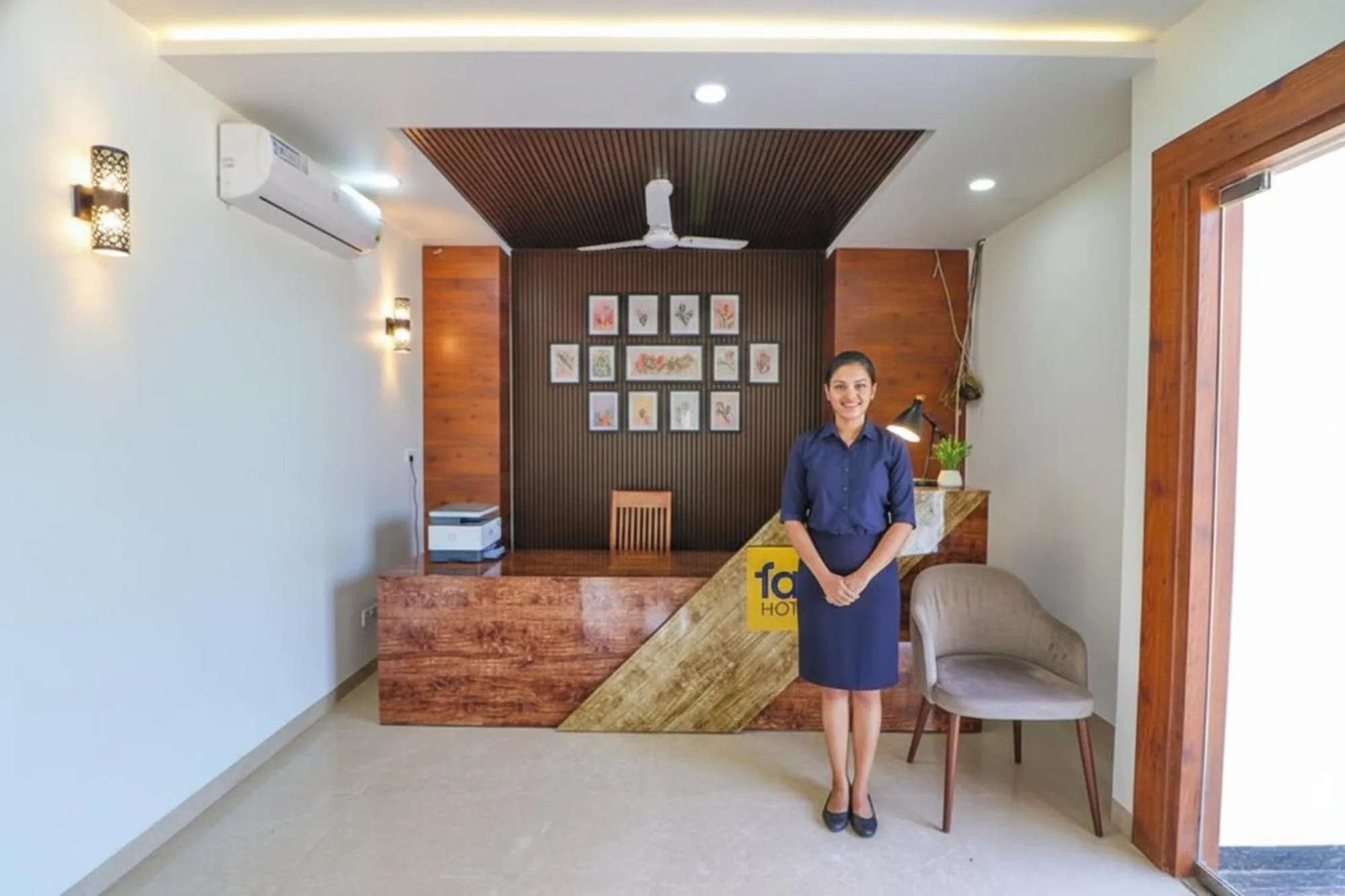 Lobby or reception in FabHotel AVS Grand and Banquets - 500m from Gomti Nagar railway station