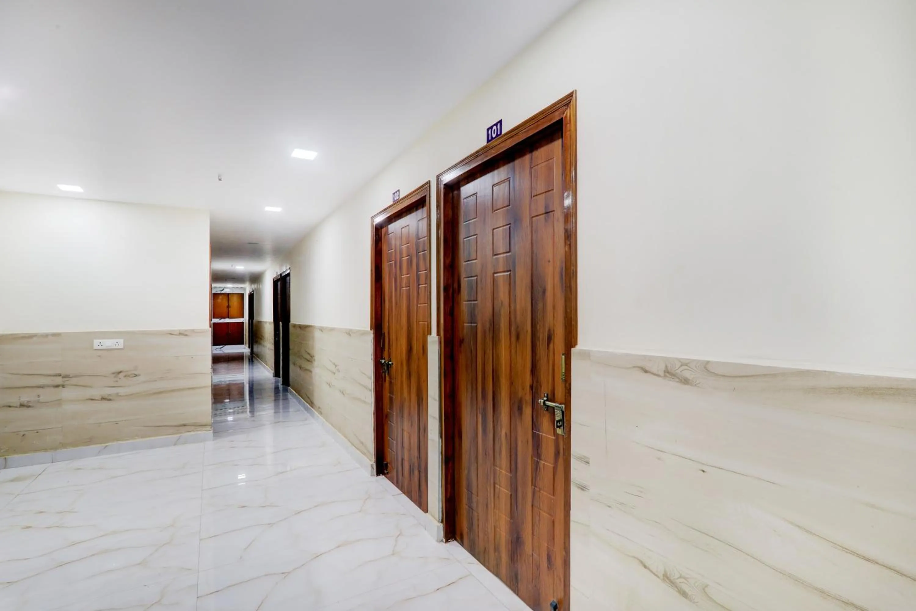 Lobby or reception in Super Hotel O IIM Road Lucknow