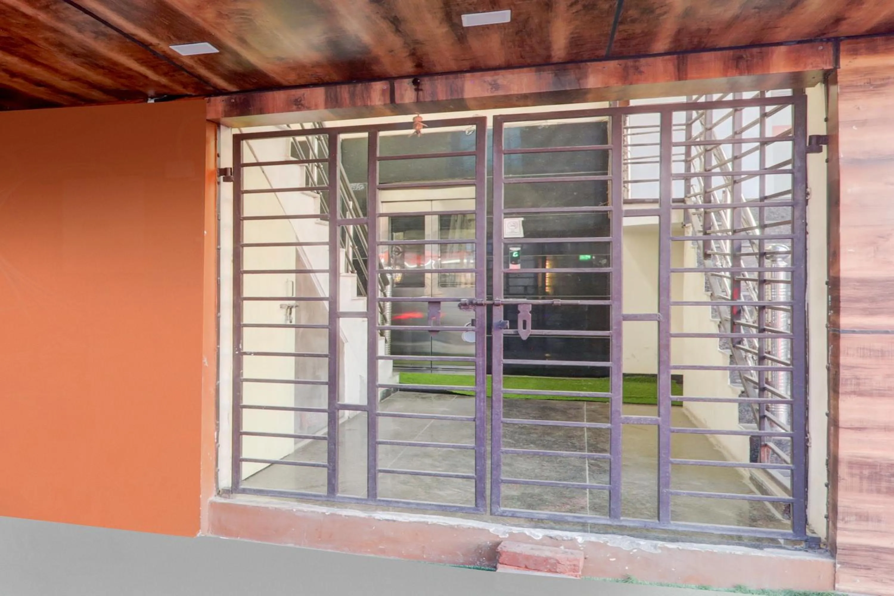 Facade/entrance in Super Hotel O IIM Road Lucknow