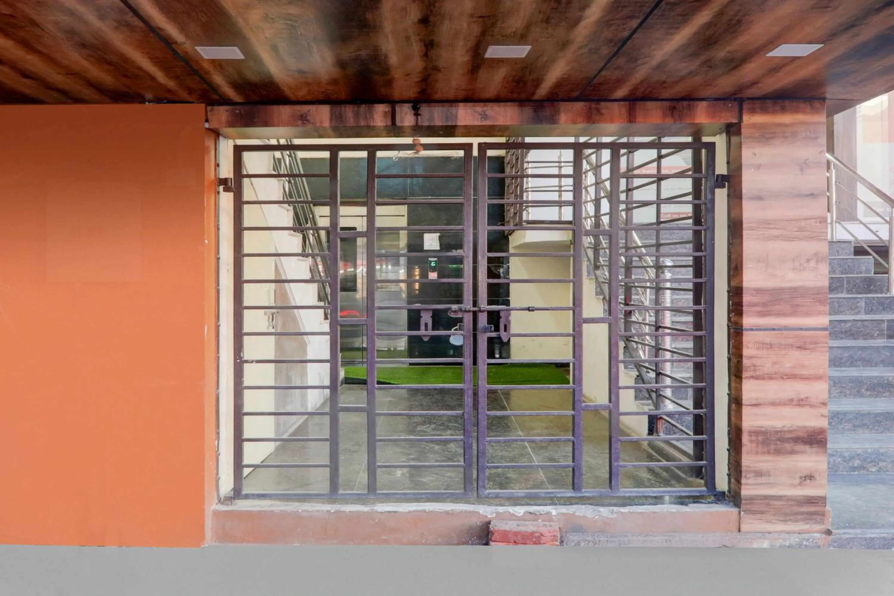 Facade/entrance in Super Hotel O IIM Road Lucknow
