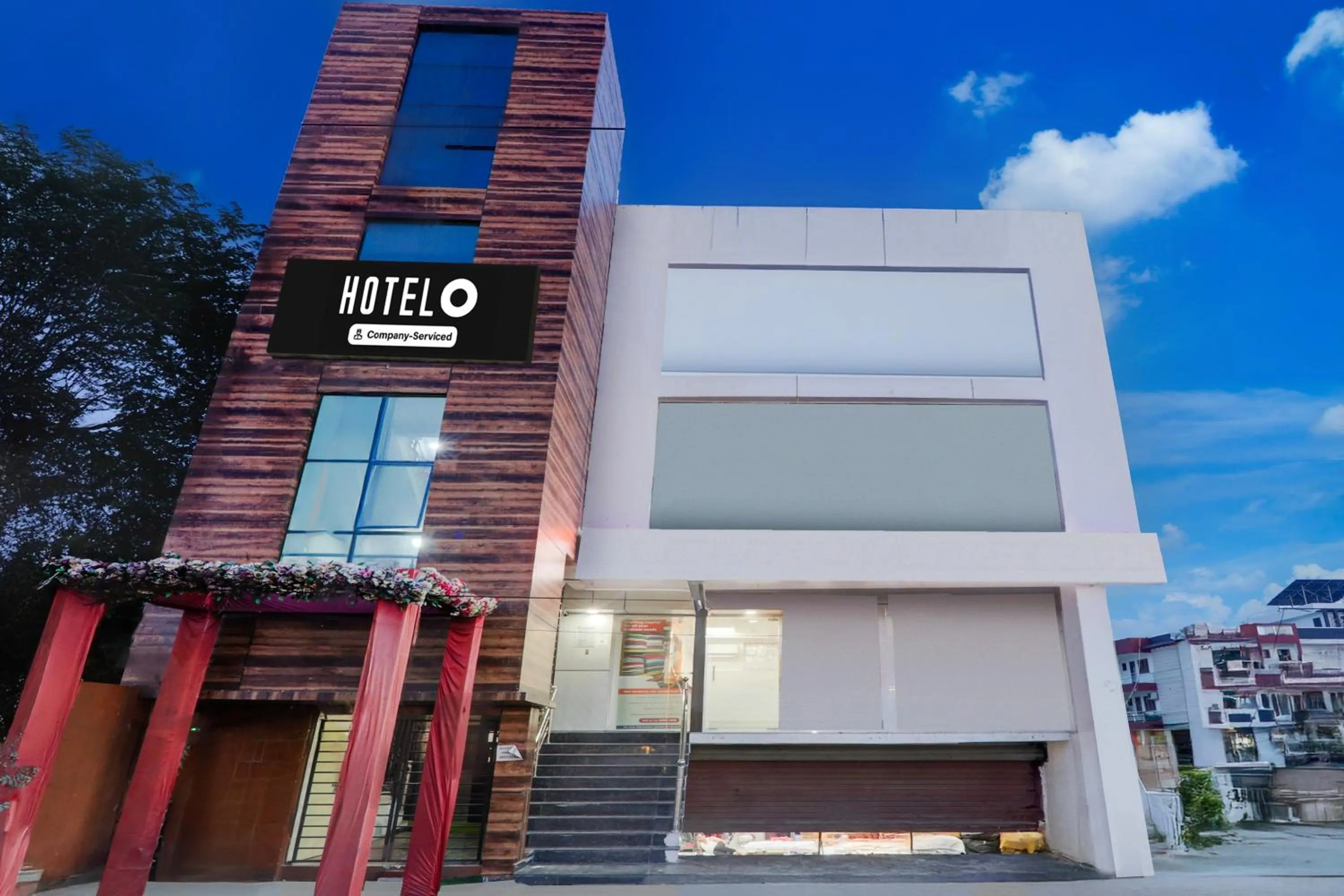 Facade/entrance in Super Hotel O IIM Road Lucknow